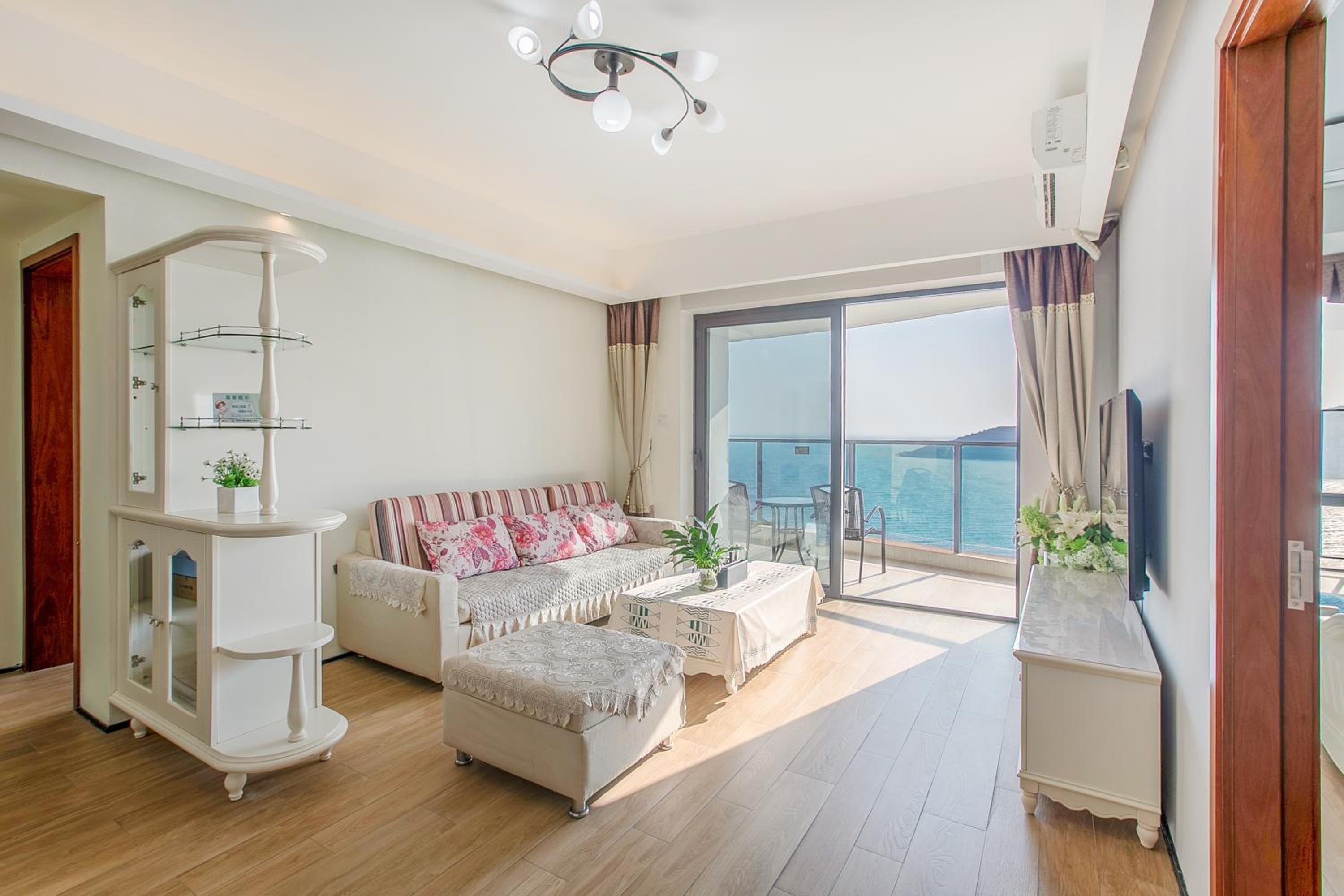Two-Bedroom Apartment with Sea View photo 2