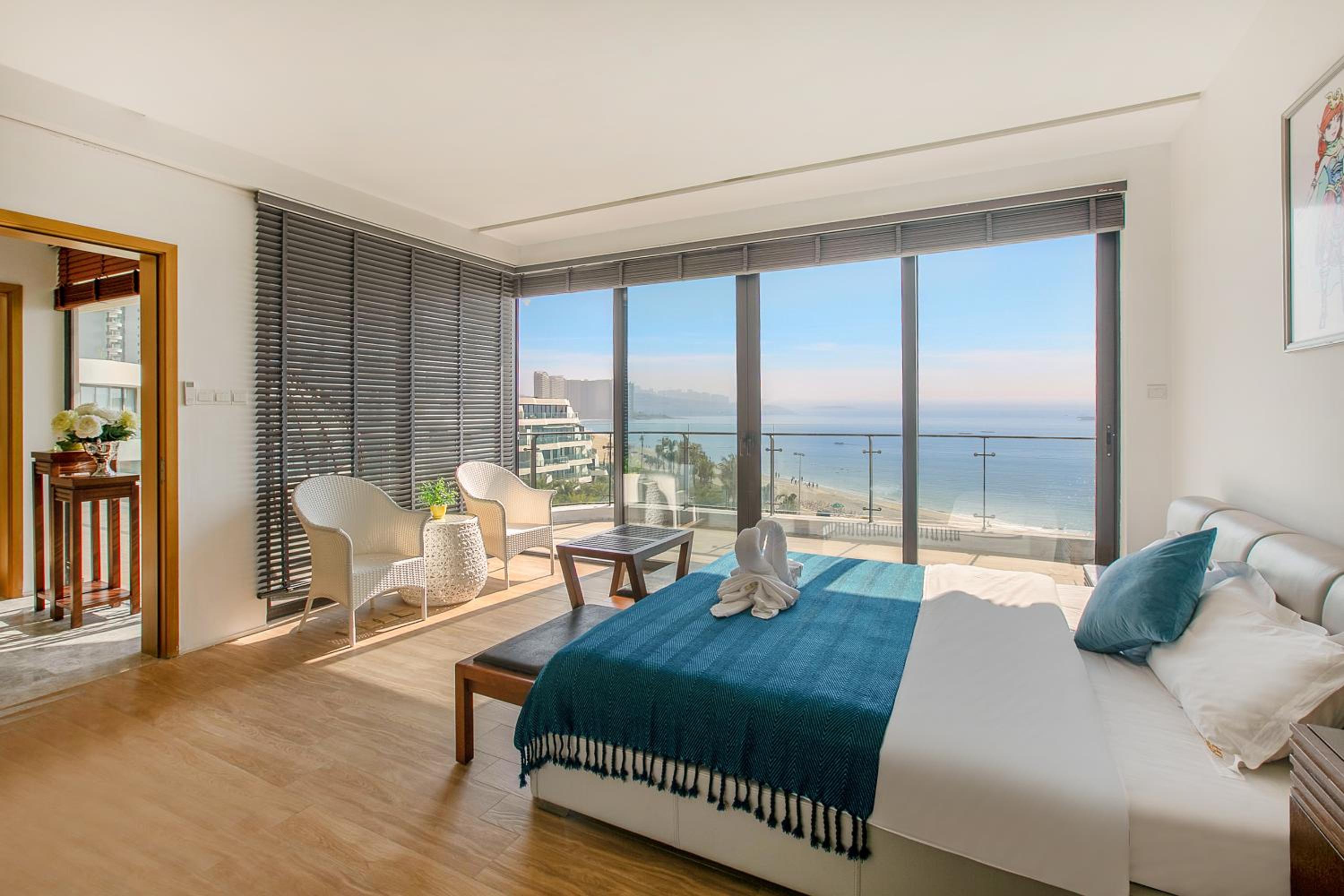 Four-Bedroom House with Sea View photo 3