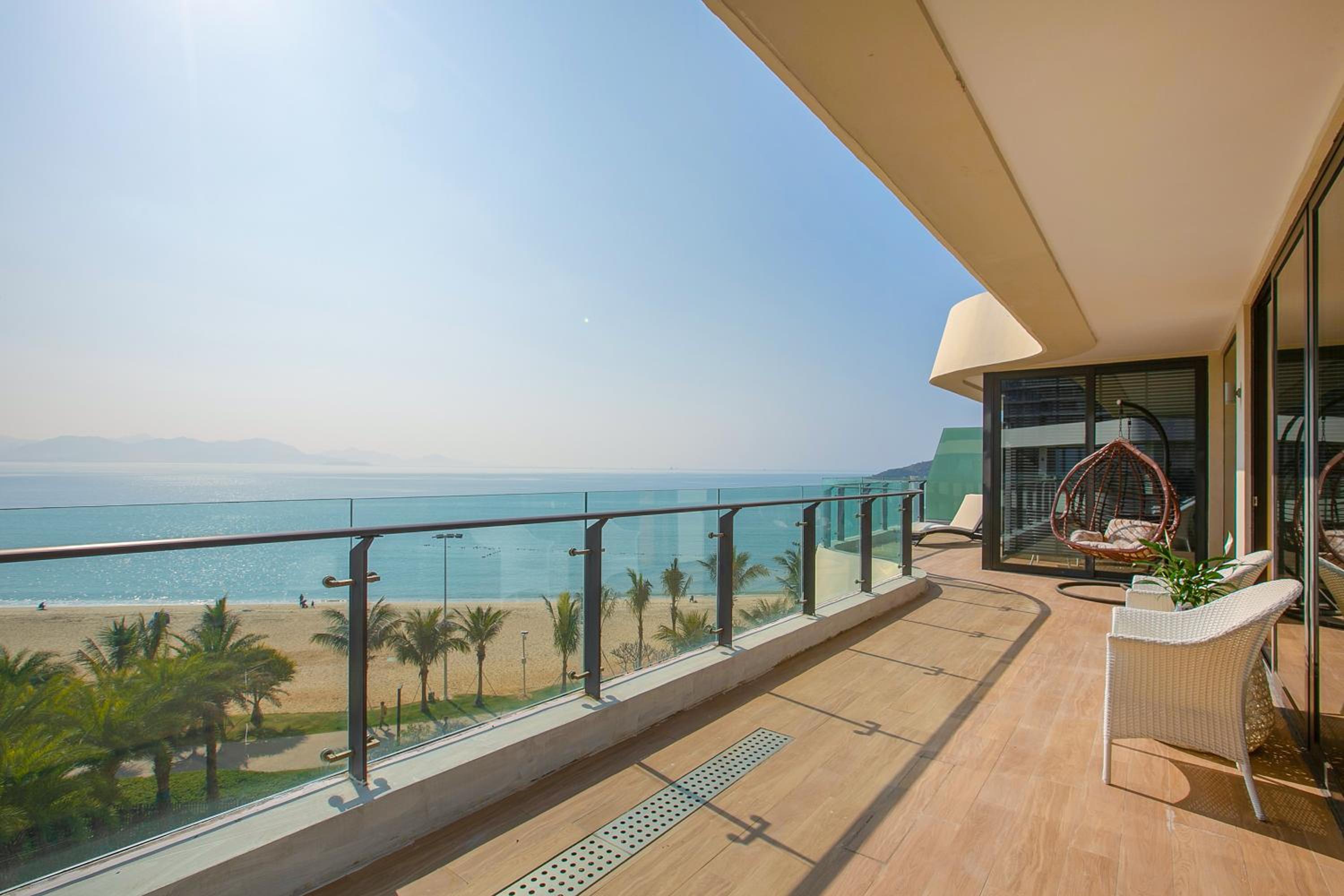 Four-Bedroom House with Sea View photo 1
