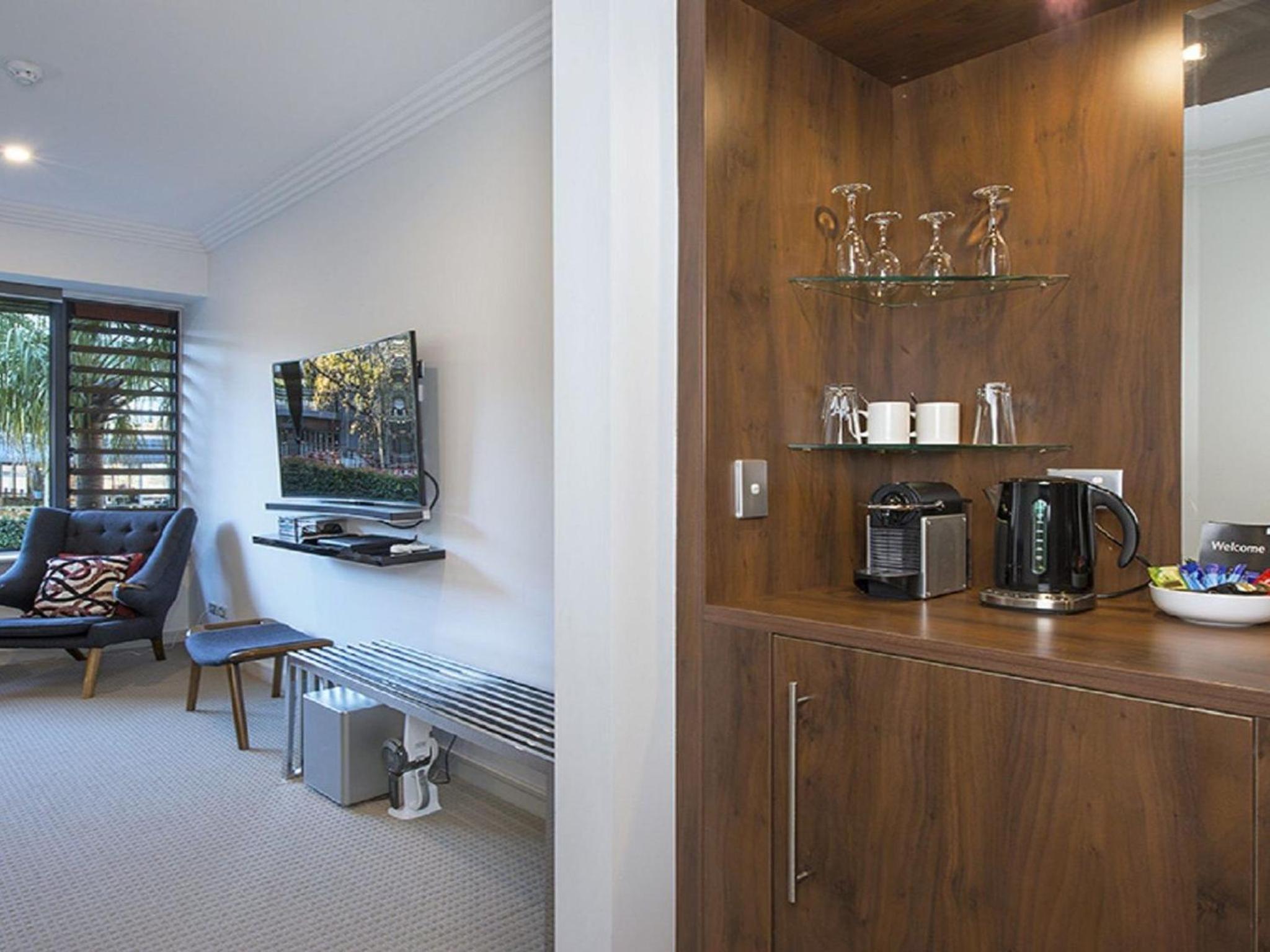 Studio Apartment - Photo 9