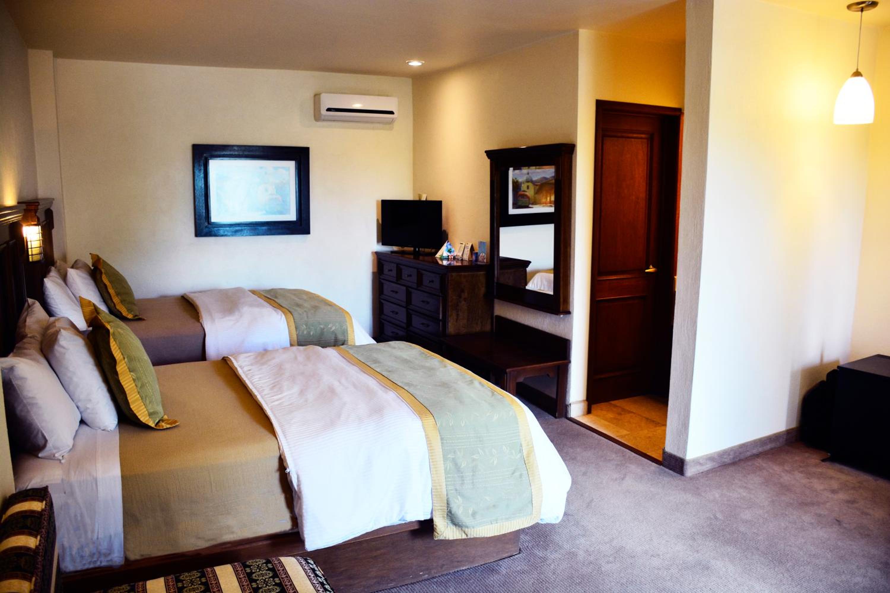 Junior Suite with Two Double Beds photo 3