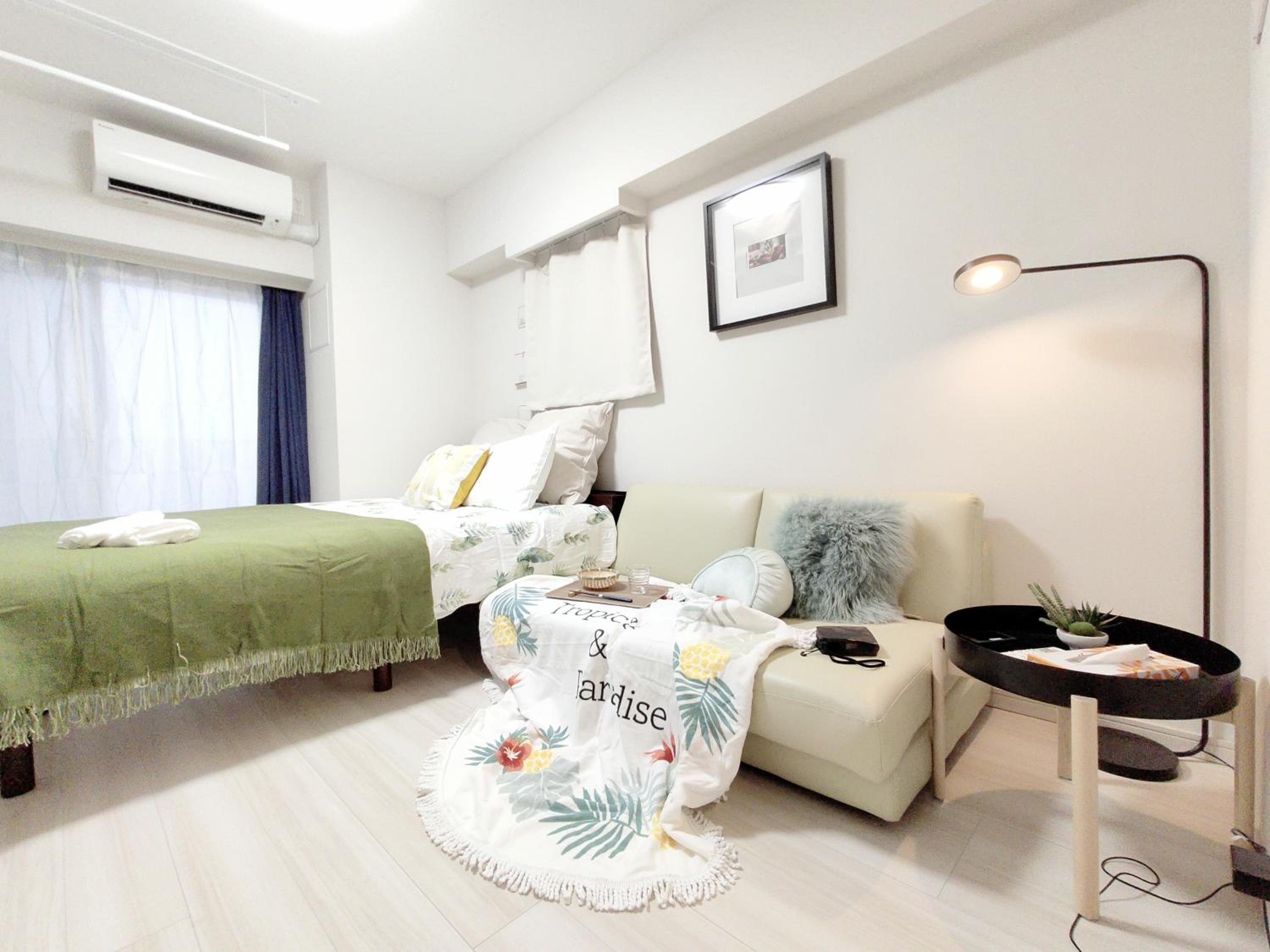 One-Bedroom Apartment photo 1