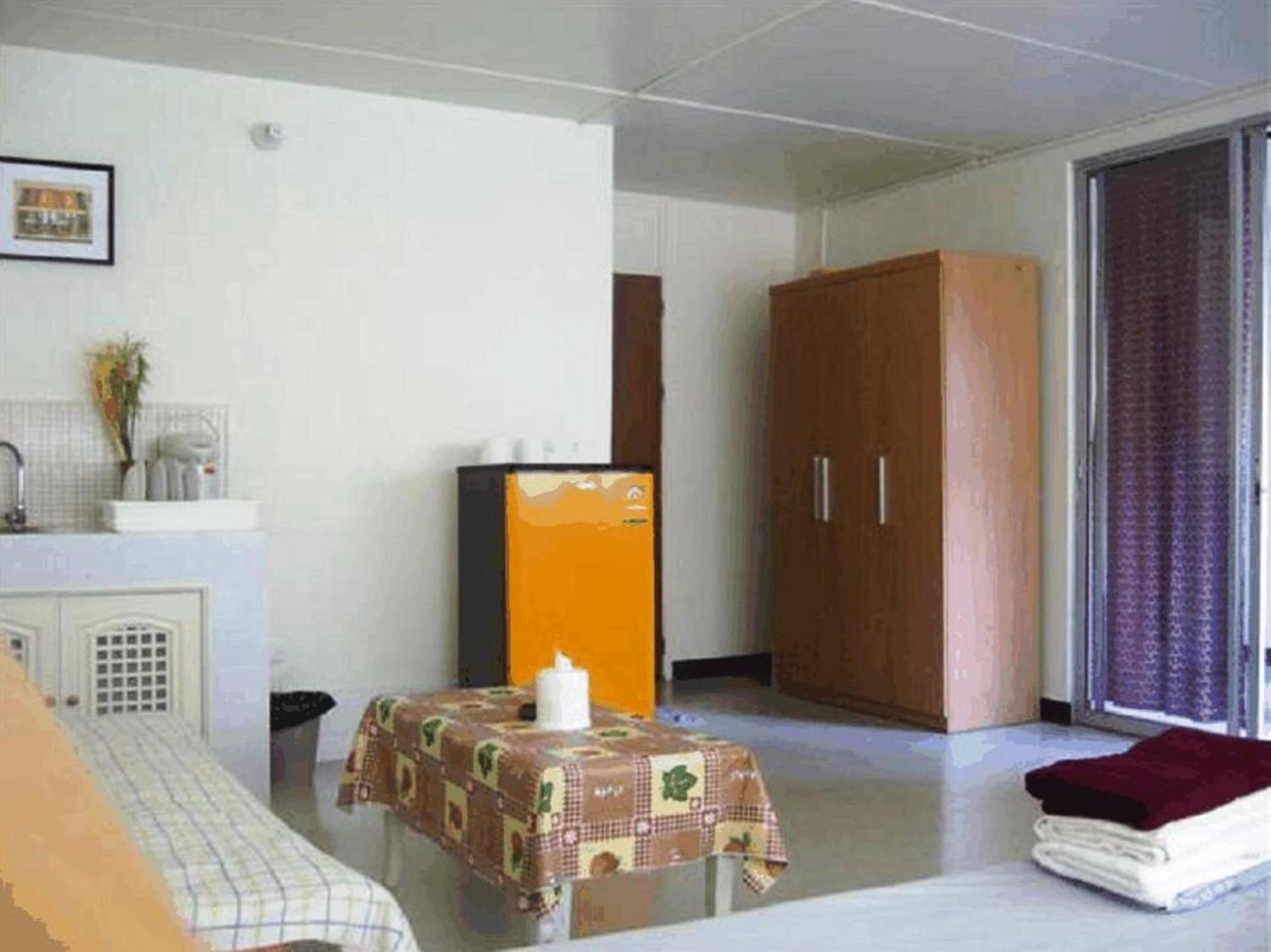 Family Room photo 3