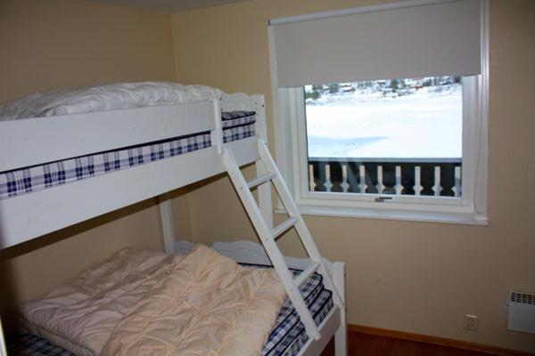 Apartment with Mountain View photo 2