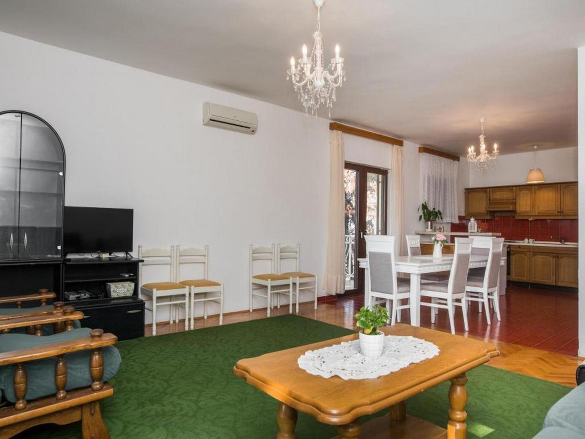 Four Bedroom Apartment with Sea View