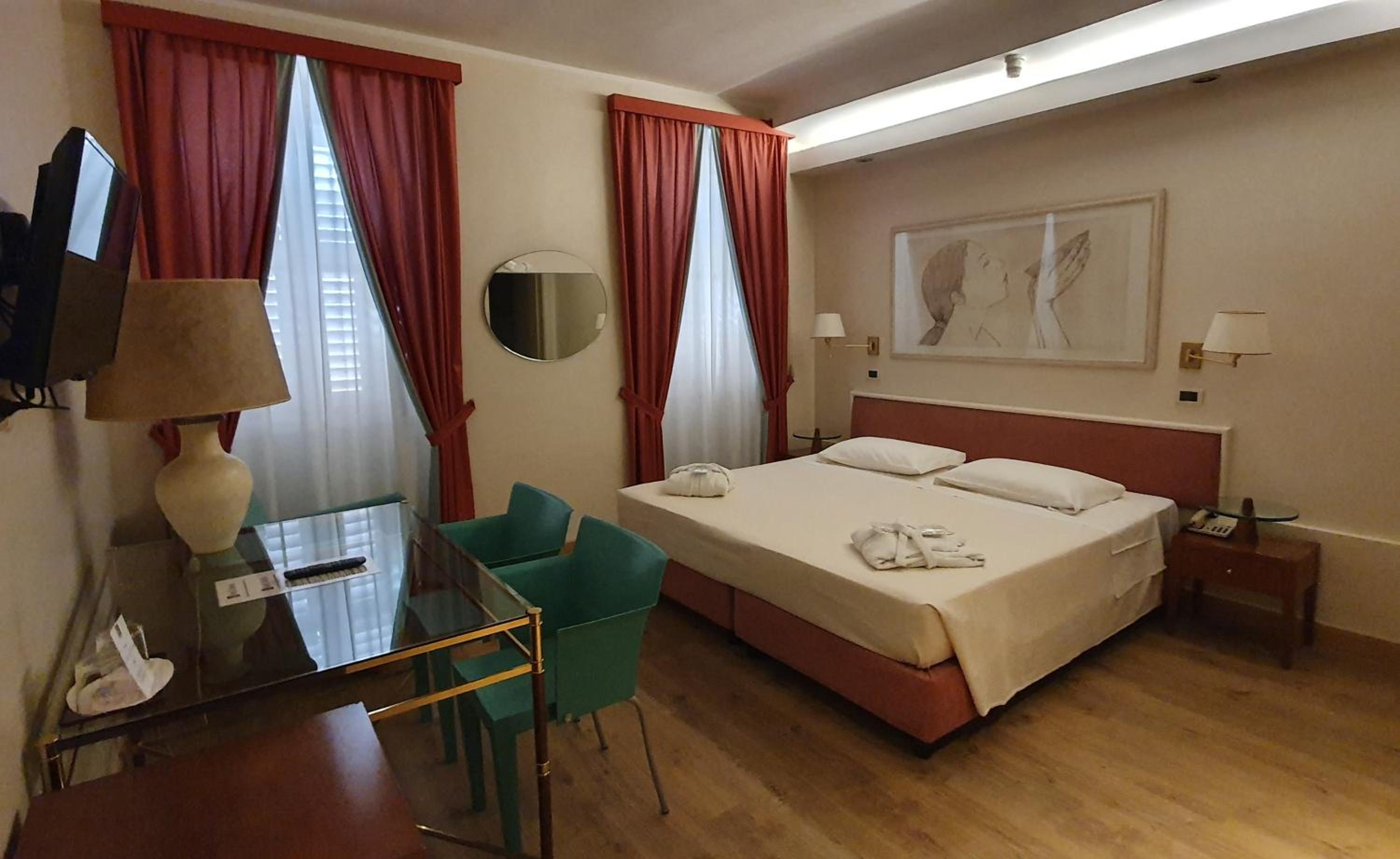 Superior Double or Twin Room - Photo 5