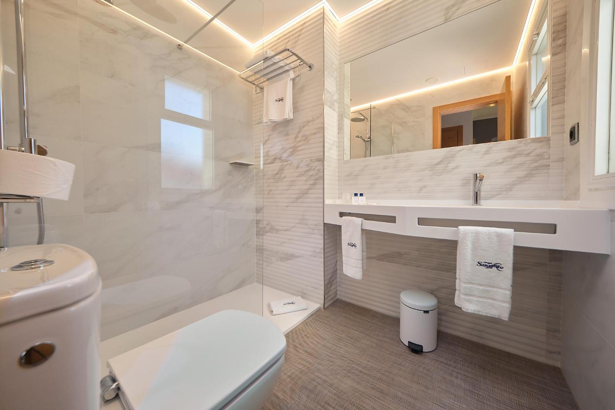 Double or Twin Room photo 2