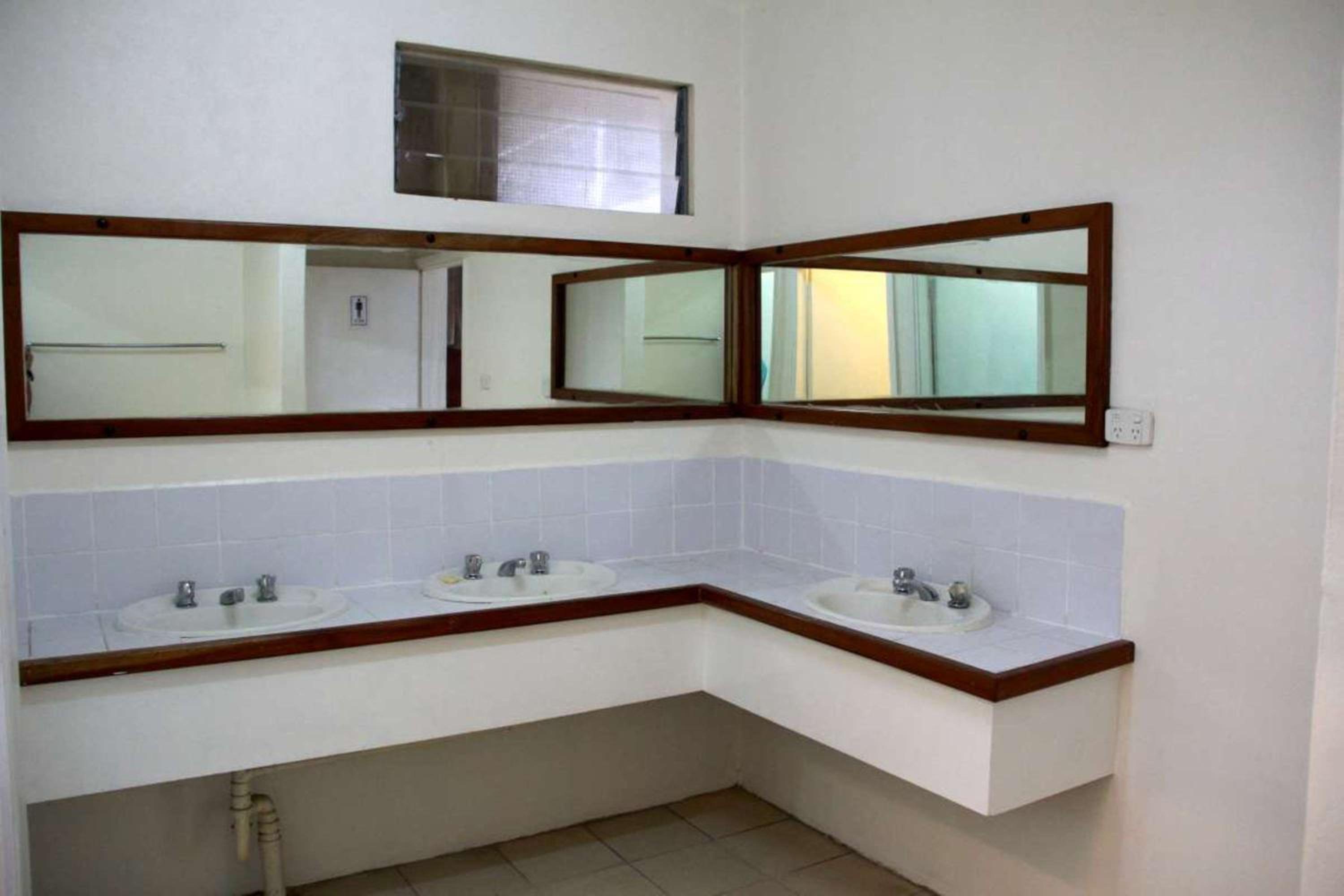 Bed in 24-Bed Mixed Dormitory Room