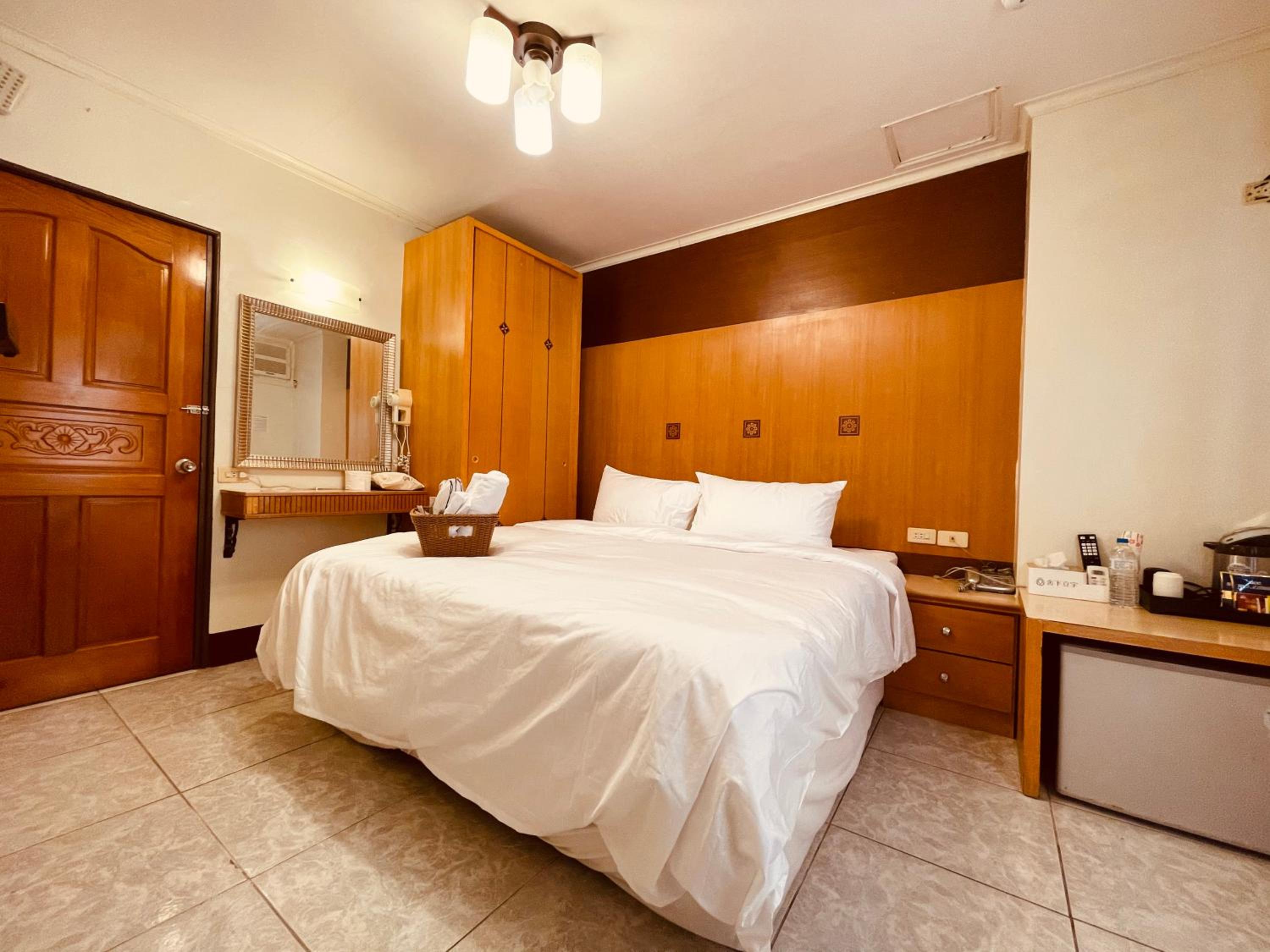 Standard Queen Room photo 2