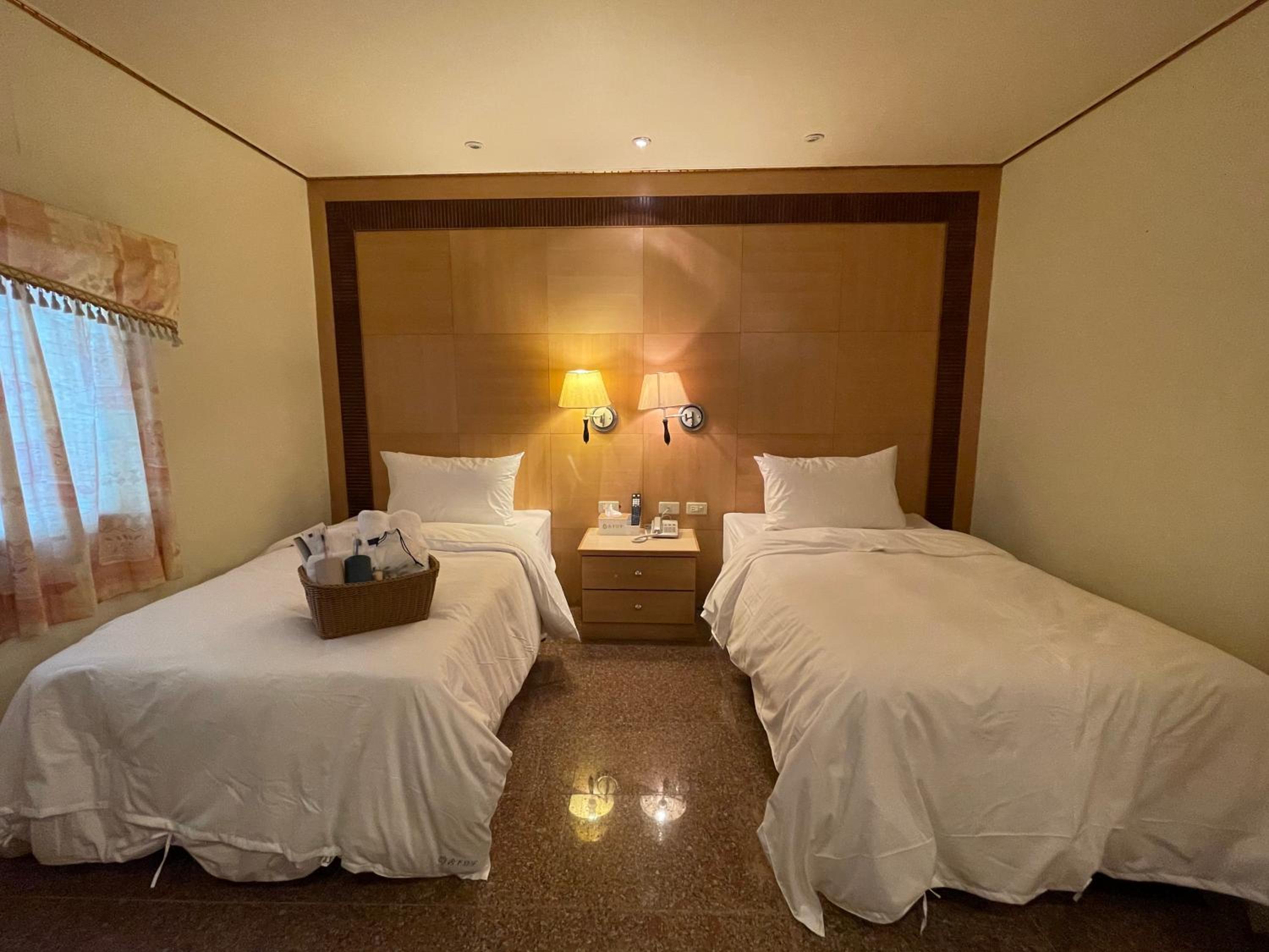 Small Twin Room - Photo 1
