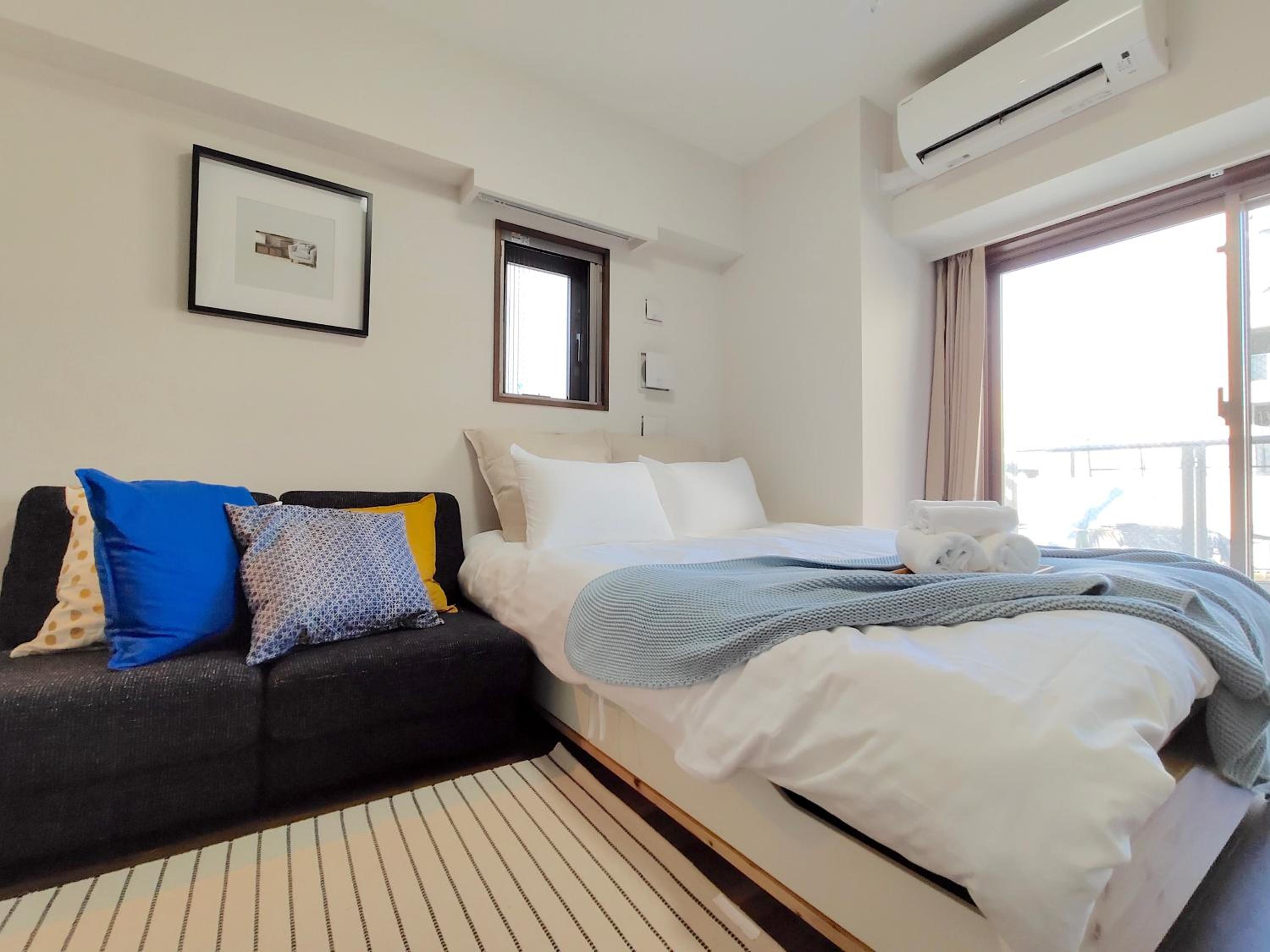 One-Bedroom Apartment photo 1