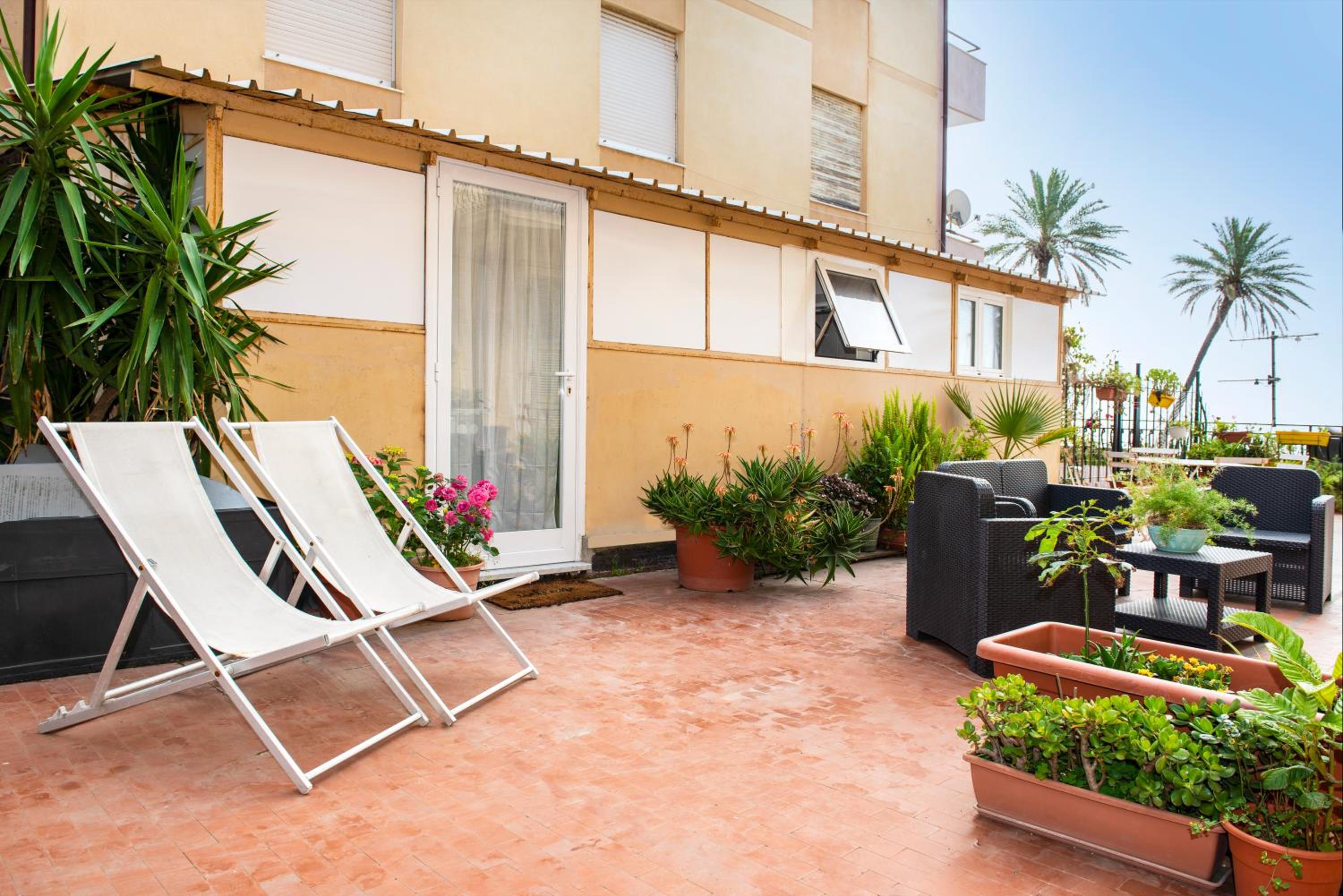 Double Room with Terrace - Photo 4