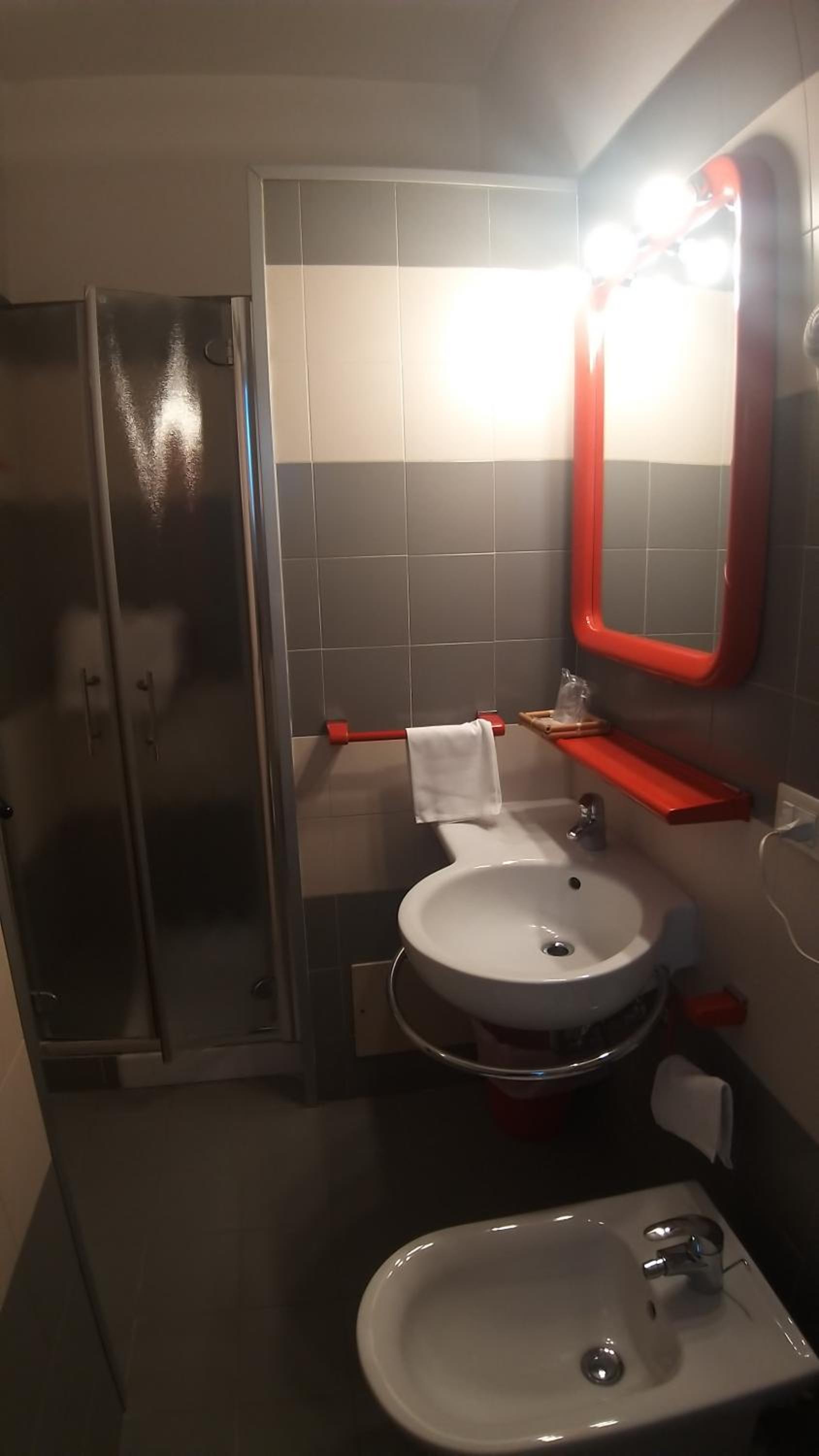 Single Room photo 3