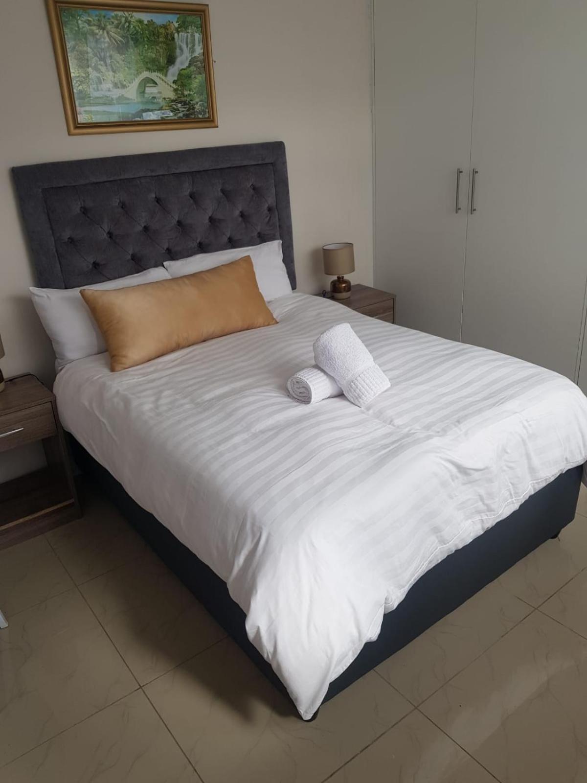 Double Room with Private Bathroom - Photo 6