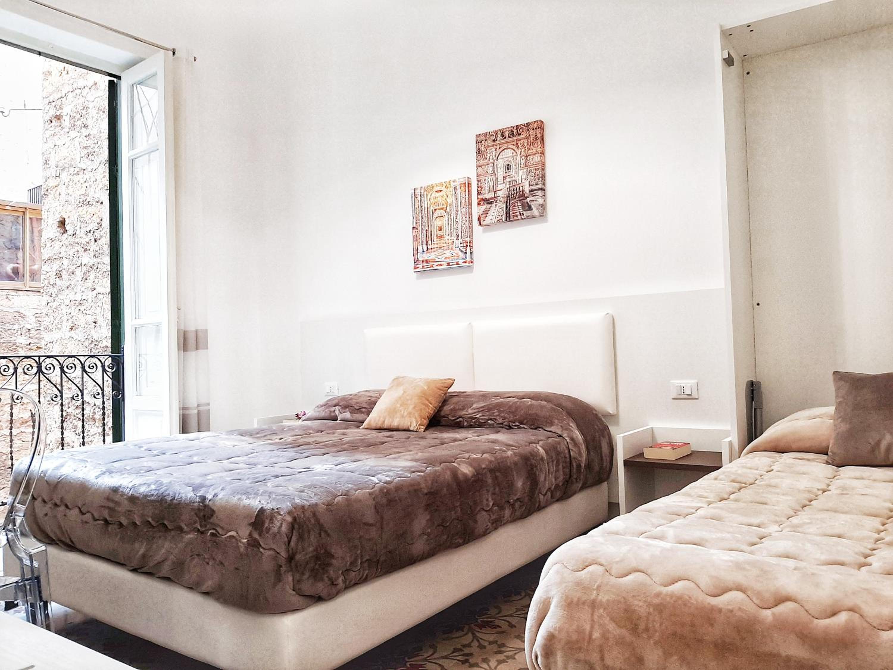 Double Room with Private Bathroom - Photo 6