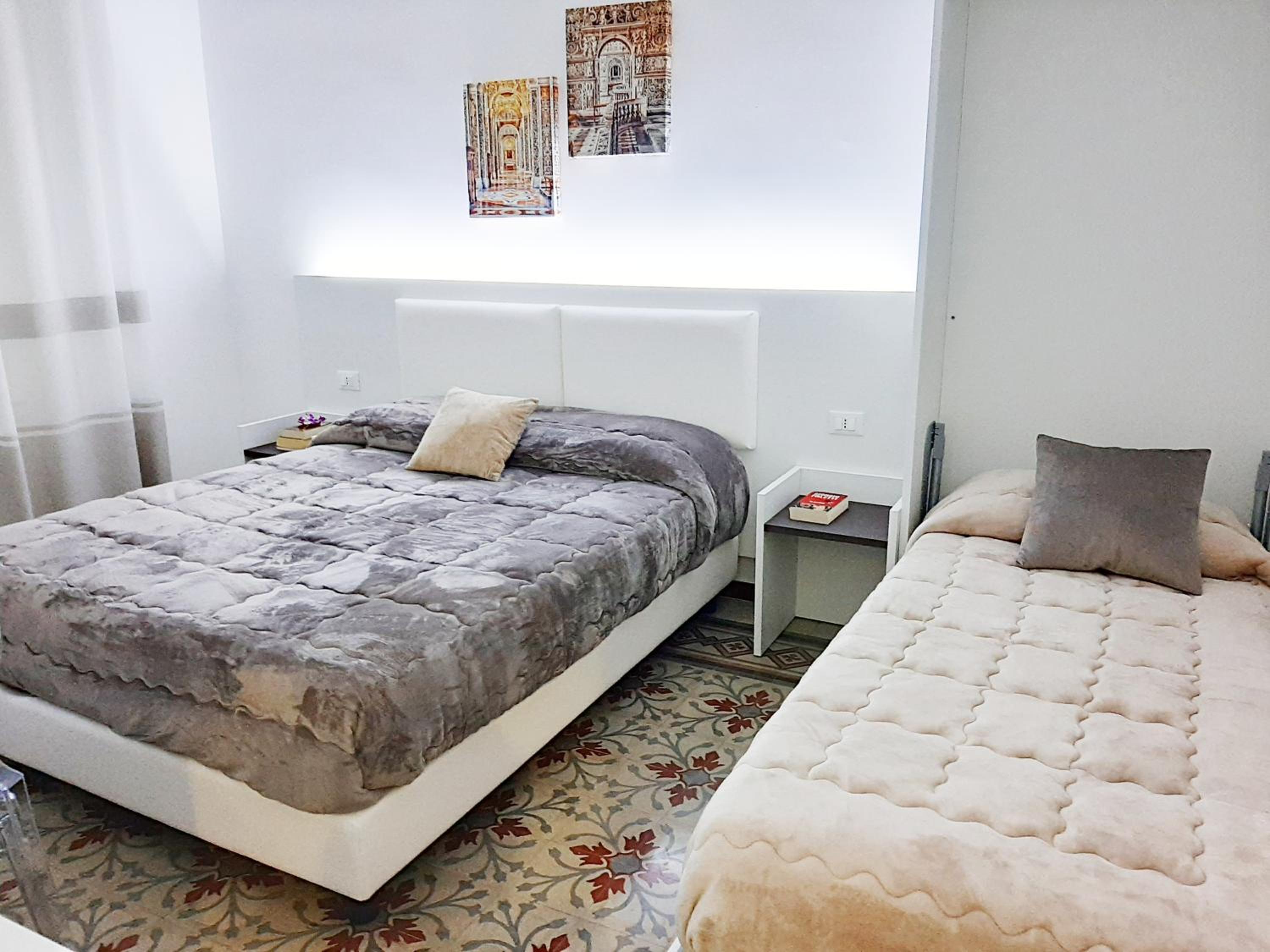 Double Room with Private Bathroom - Photo 1