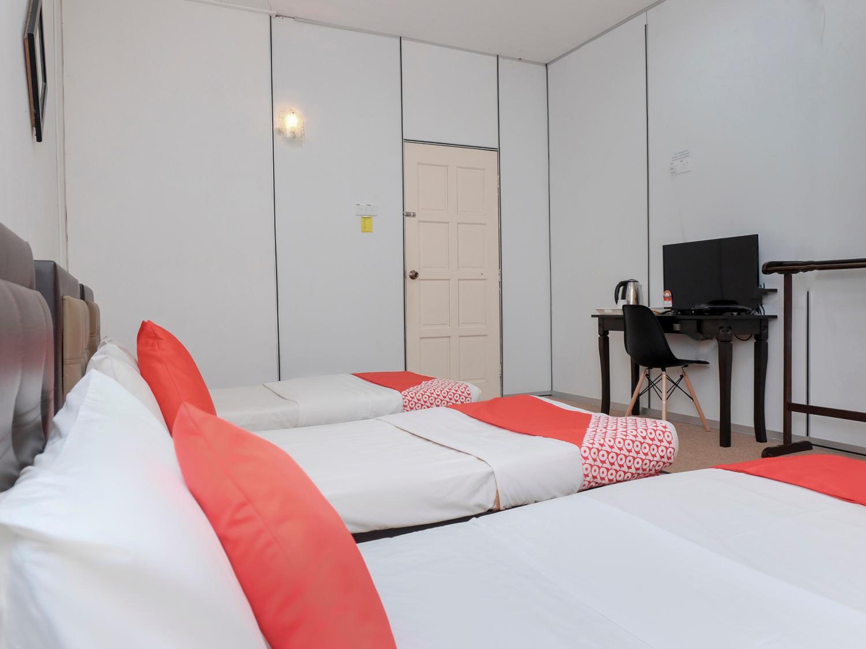 Deluxe Triple Room - Photo 2