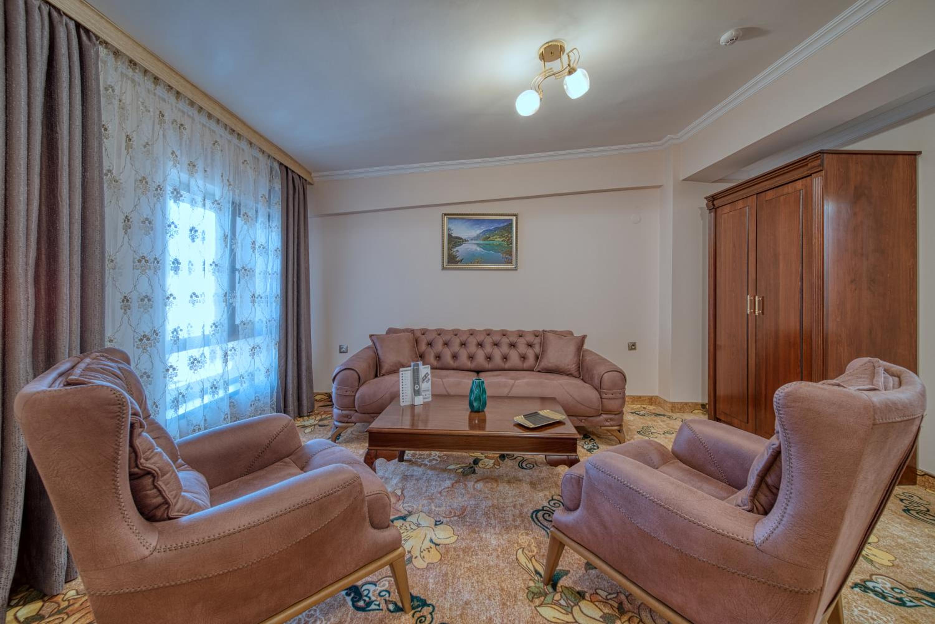 Deluxe Apartment photo 2