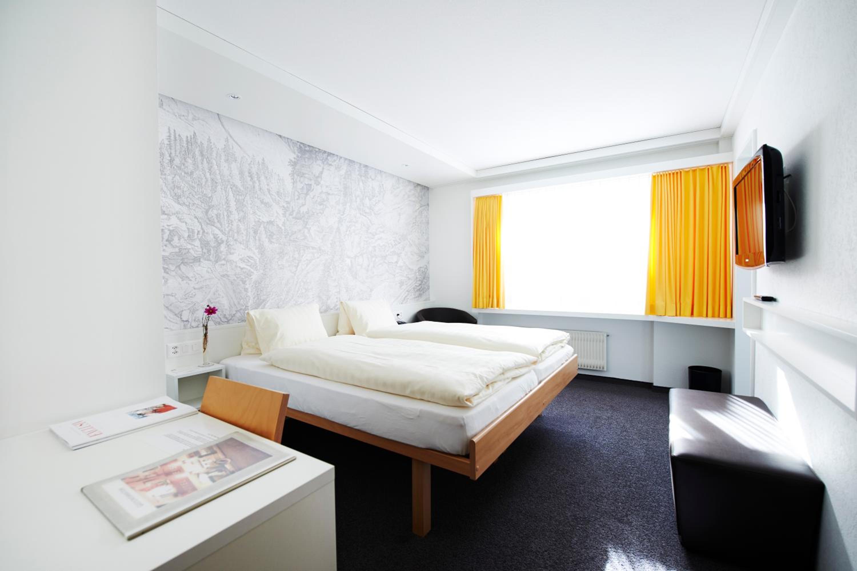 Budget Double Room - Photo 2