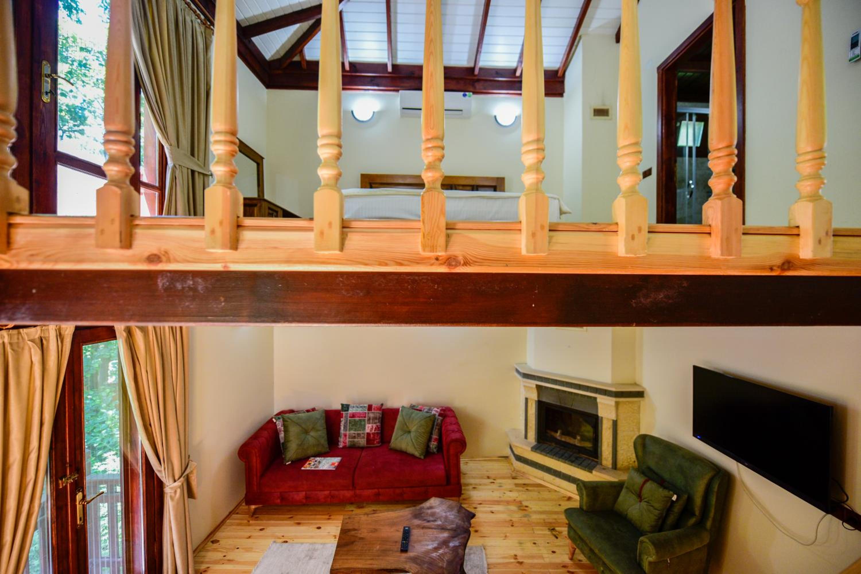 Suite with Mountain View - Photo 8