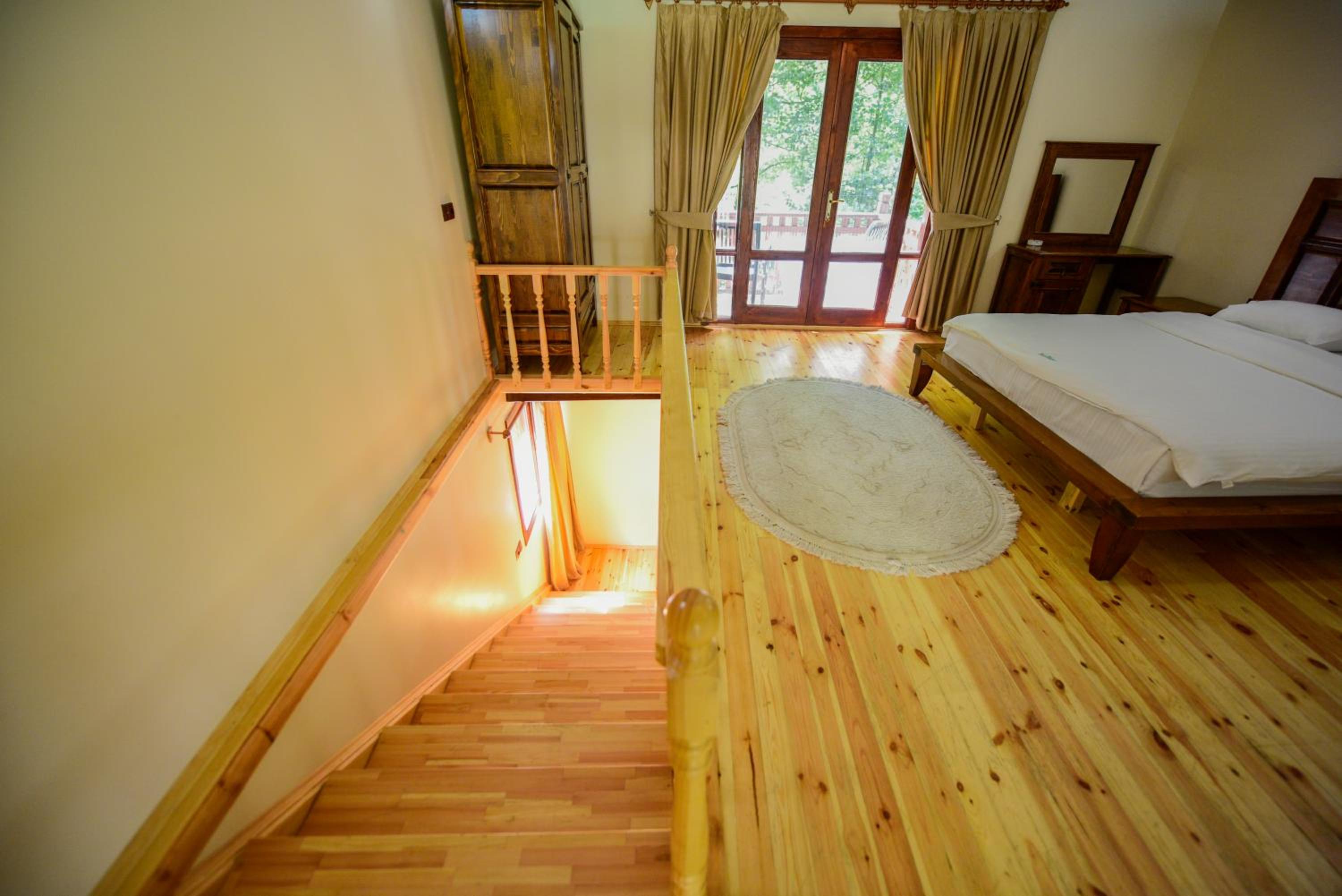 Suite with Mountain View - Photo 10