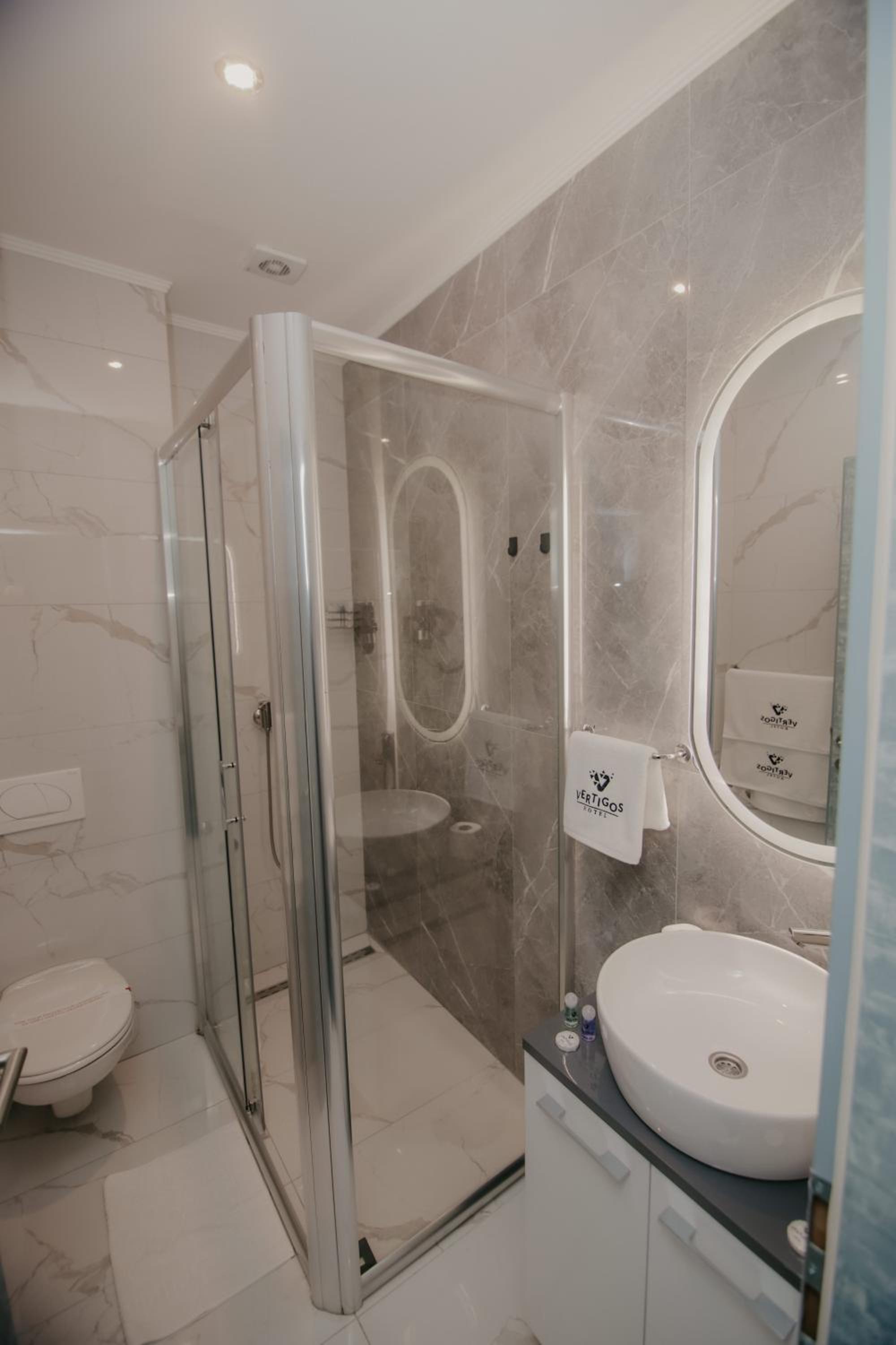 Deluxe Double or Twin Room - Photo 1