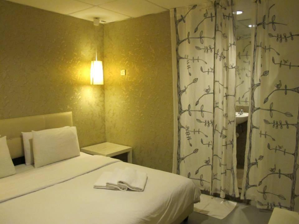 Deluxe King Room photo 2