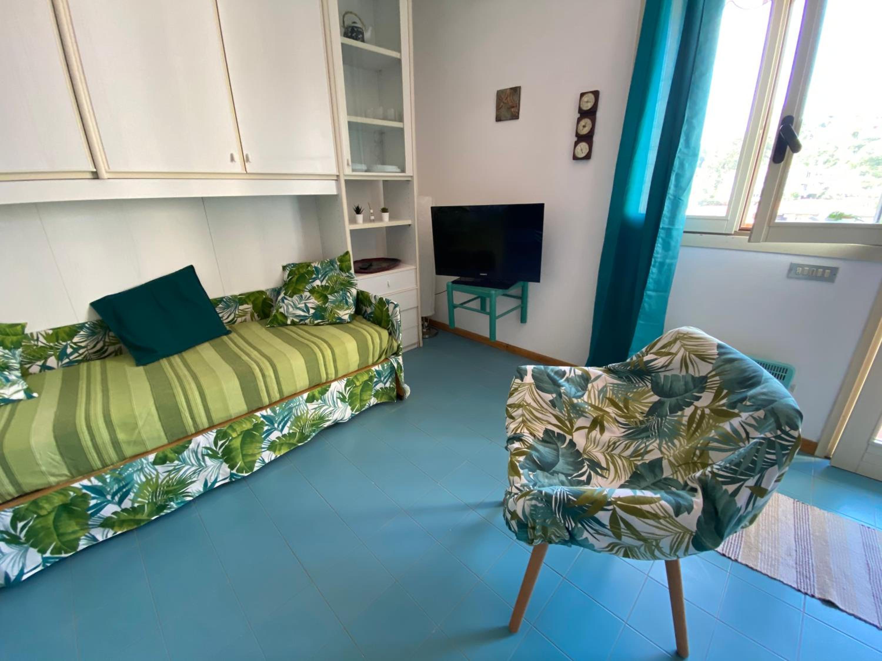 One-Bedroom Apartment photo 3