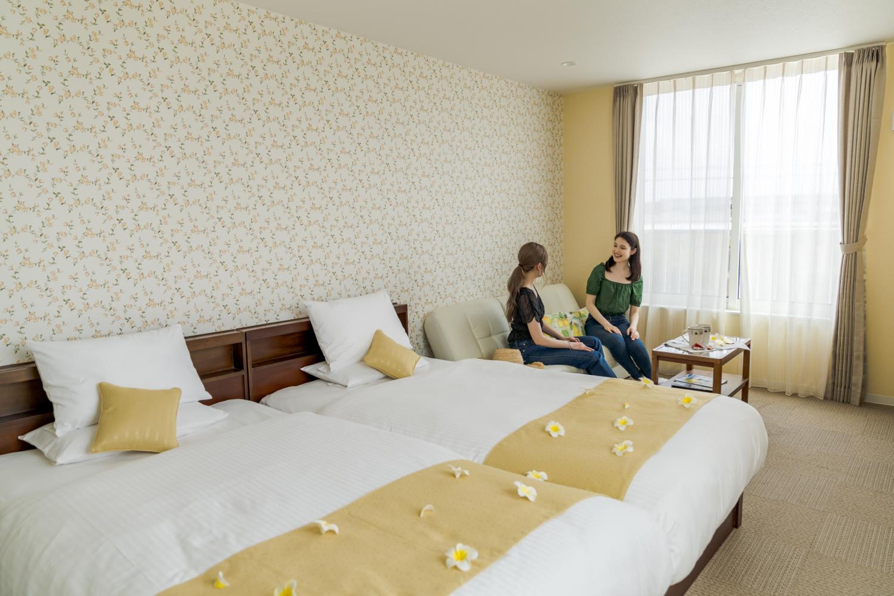 Twin Room with Extra Bed - Photo 20
