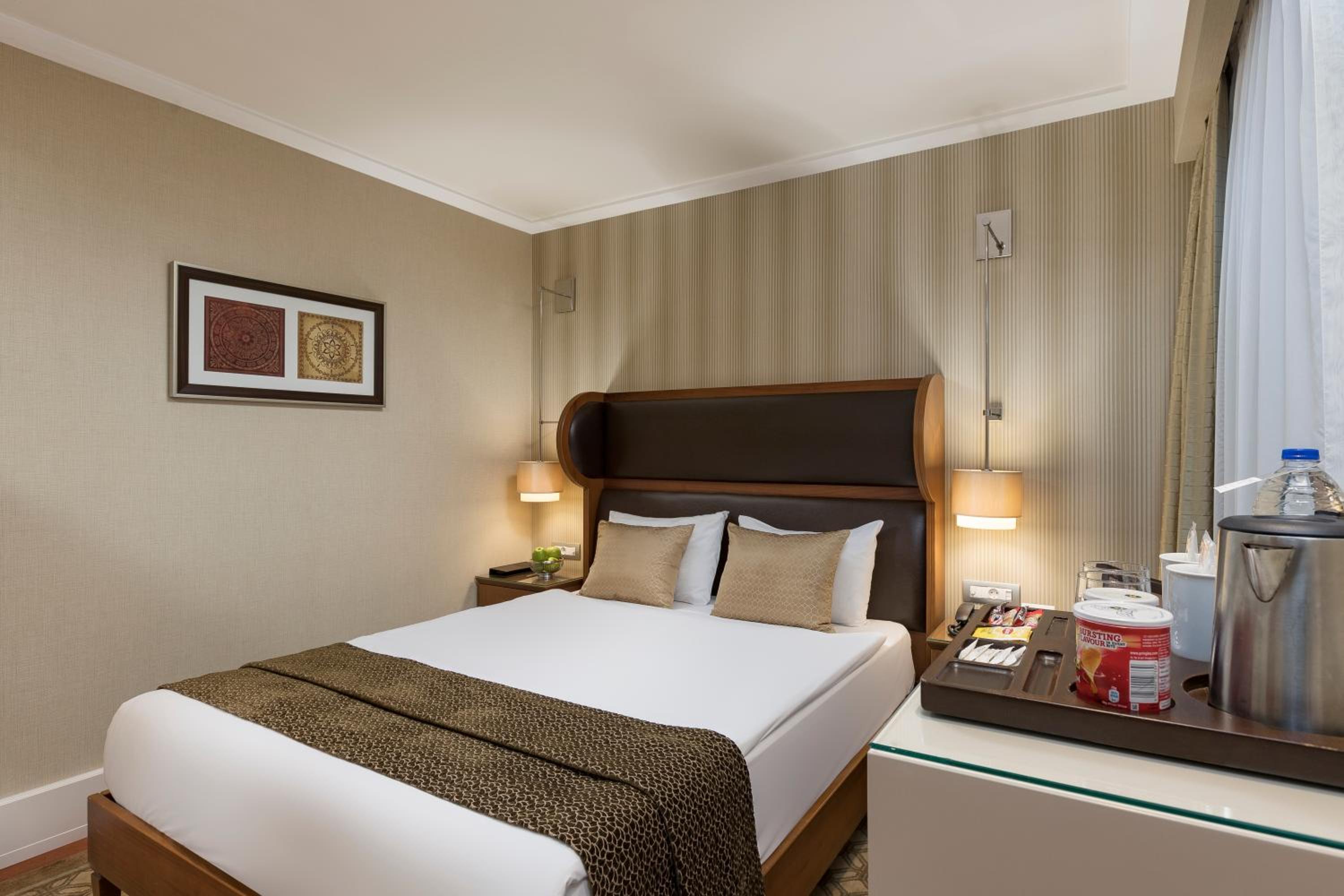 Superior Double or Twin Room thumbnail 5