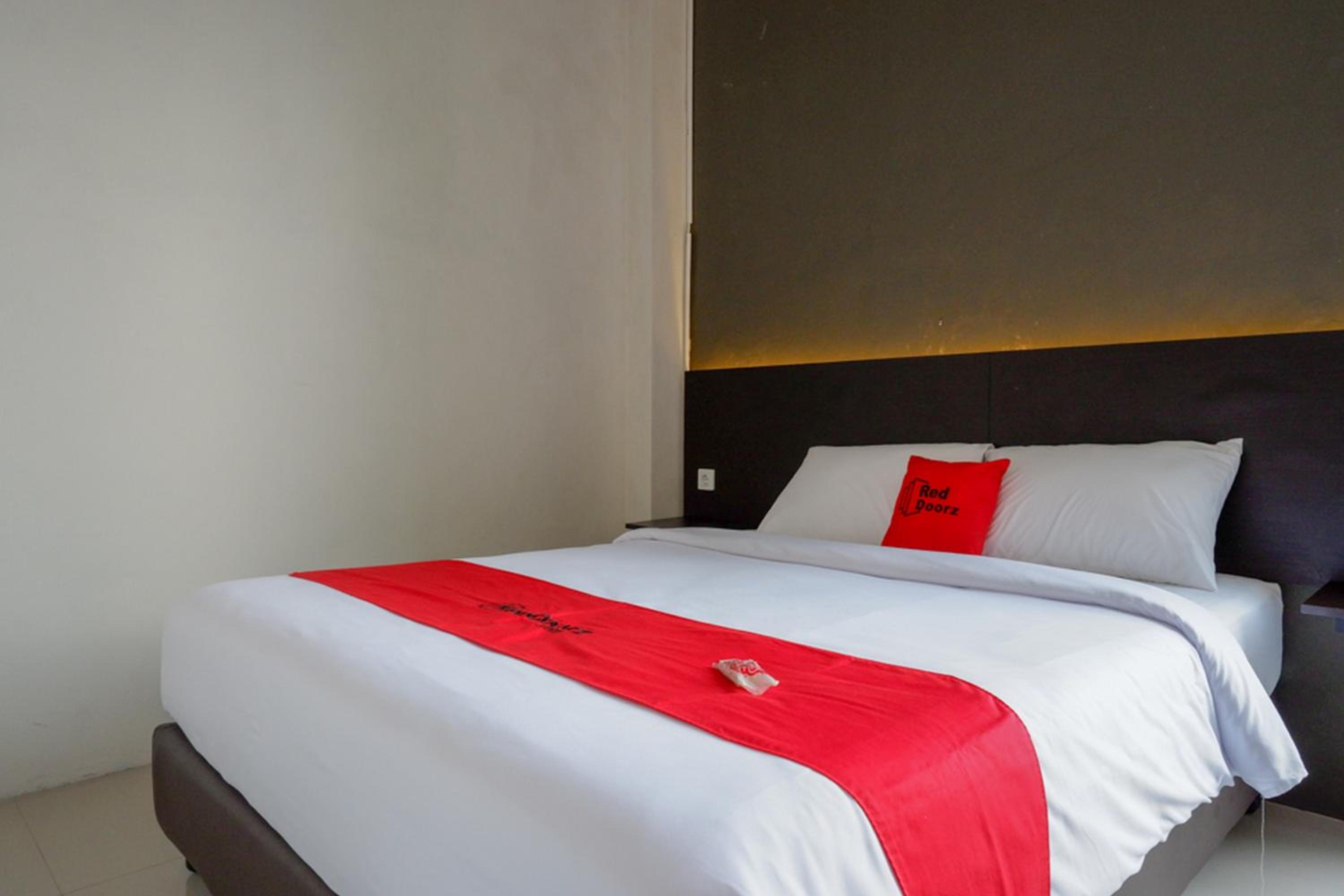 Standard Double Room - Photo 11