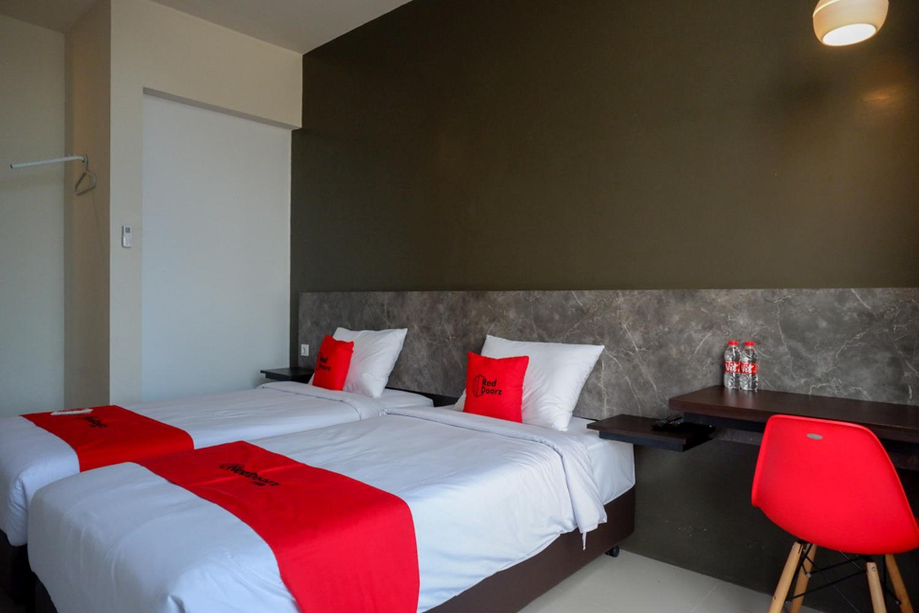 Twin Room - Photo 2