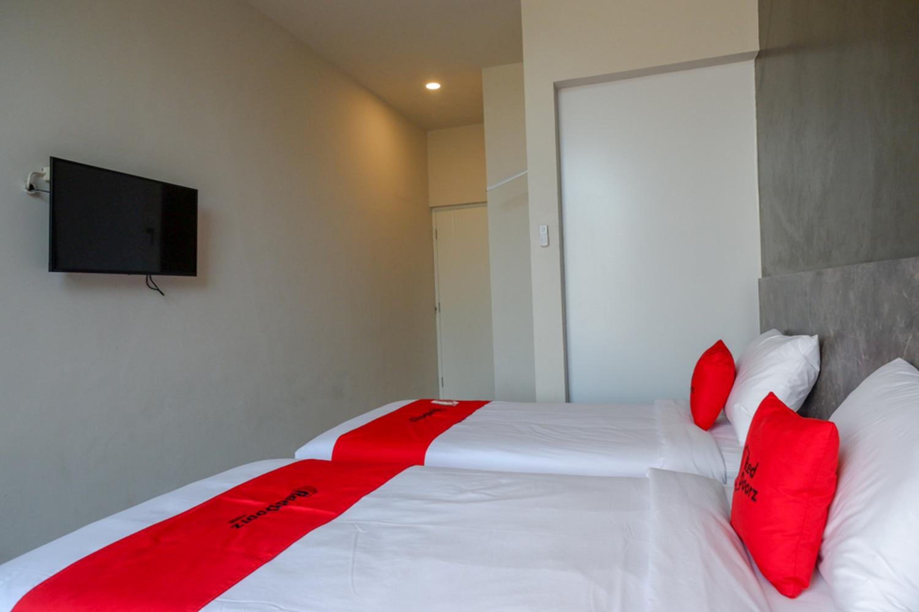 Twin Room - Photo 10