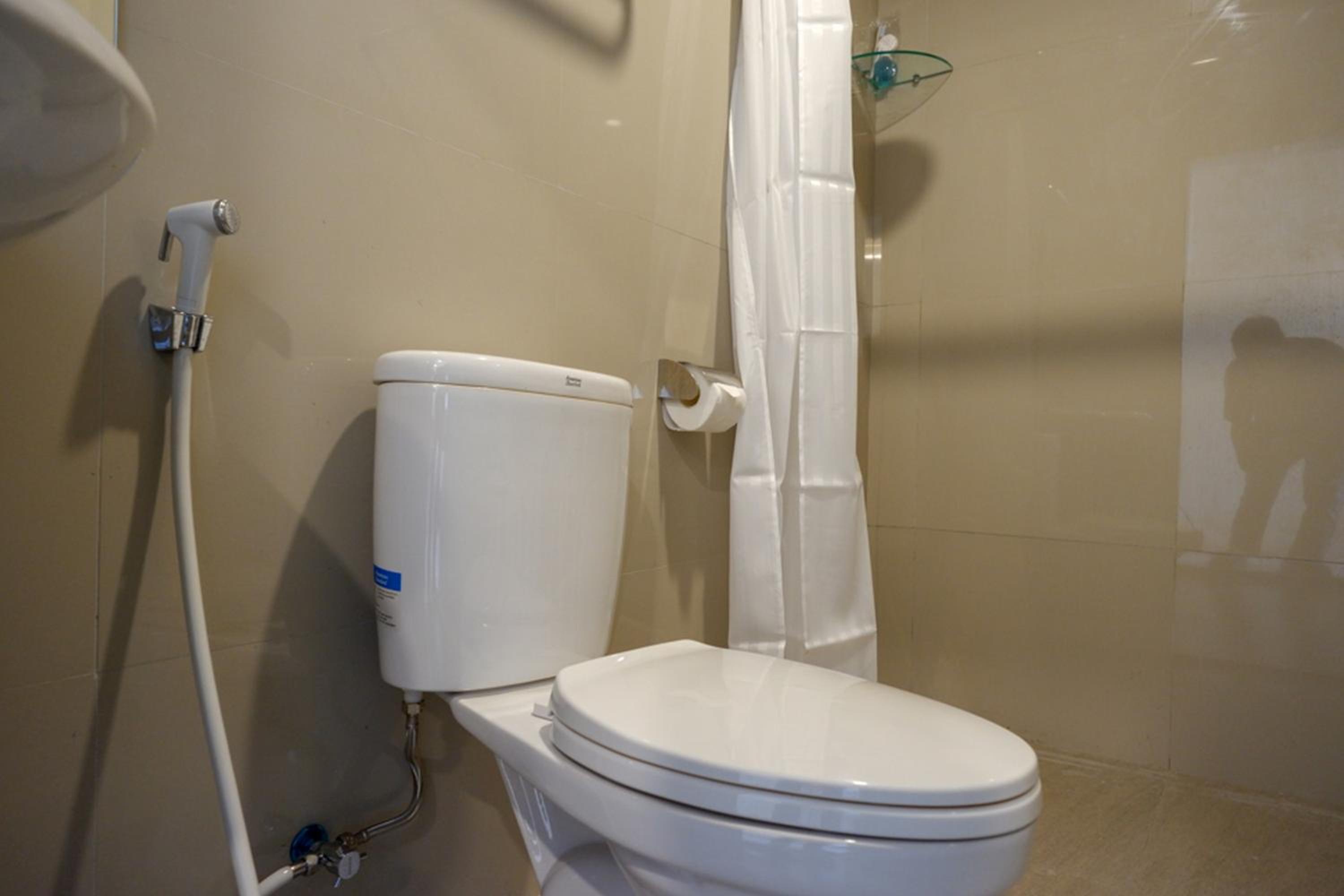 Standard Double Room - Photo 8