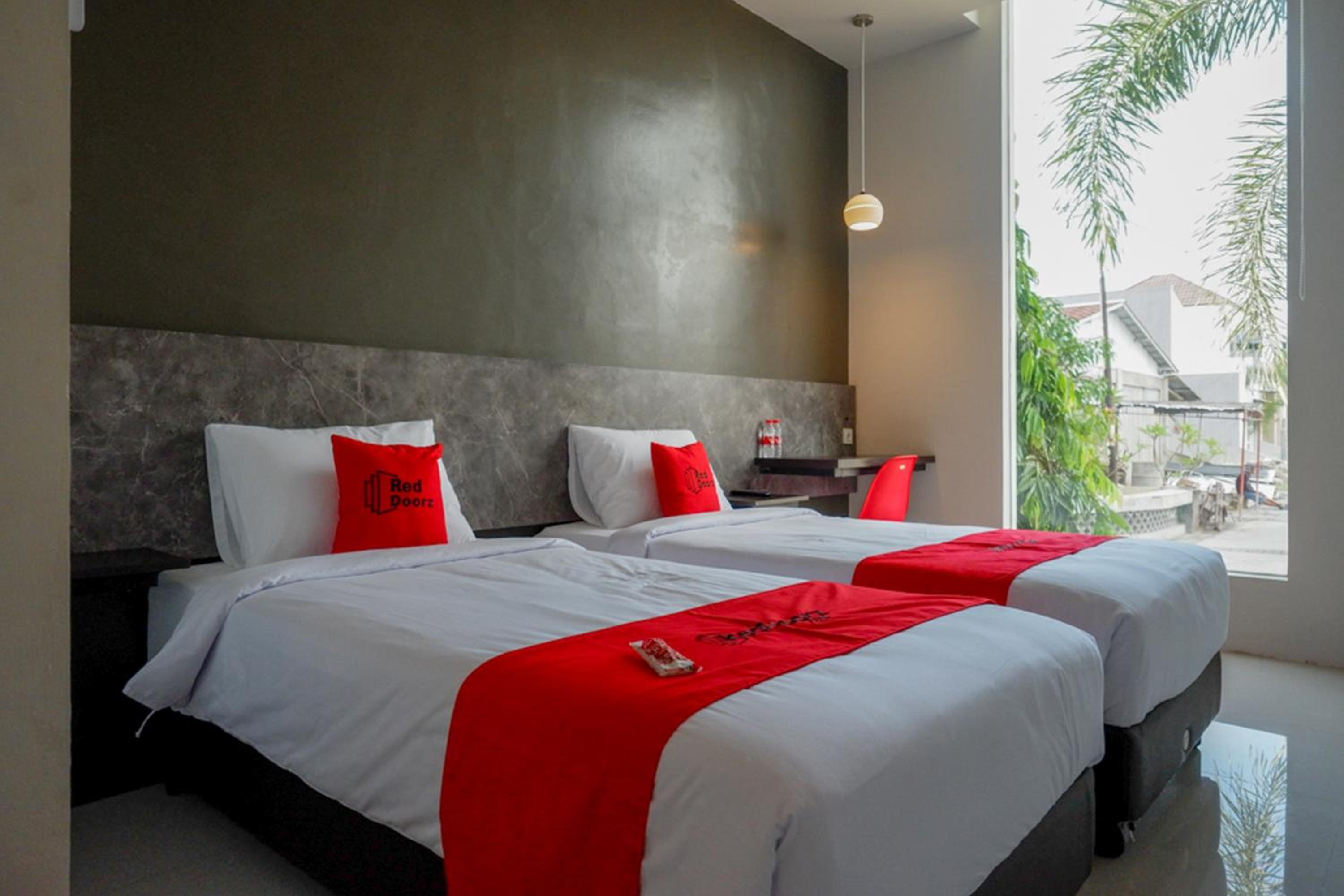 Twin Room - Photo 12
