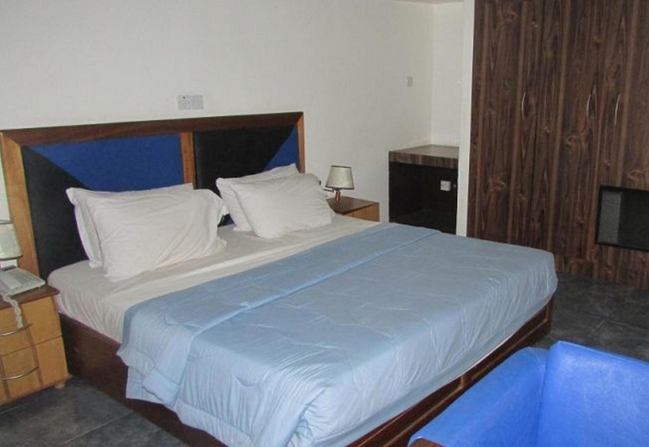 Double or Twin Room photo 3