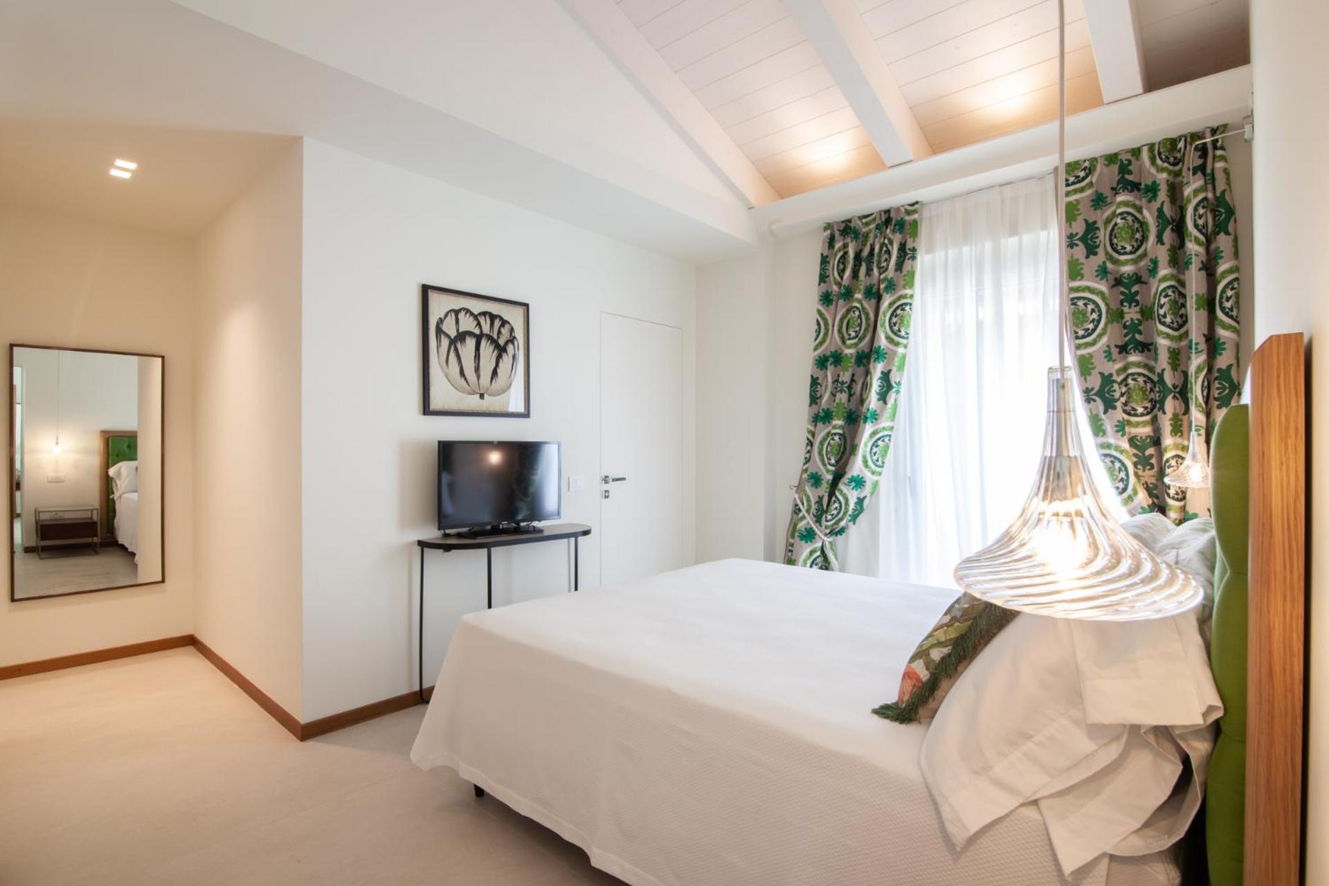 Standard Double Room - Photo 3