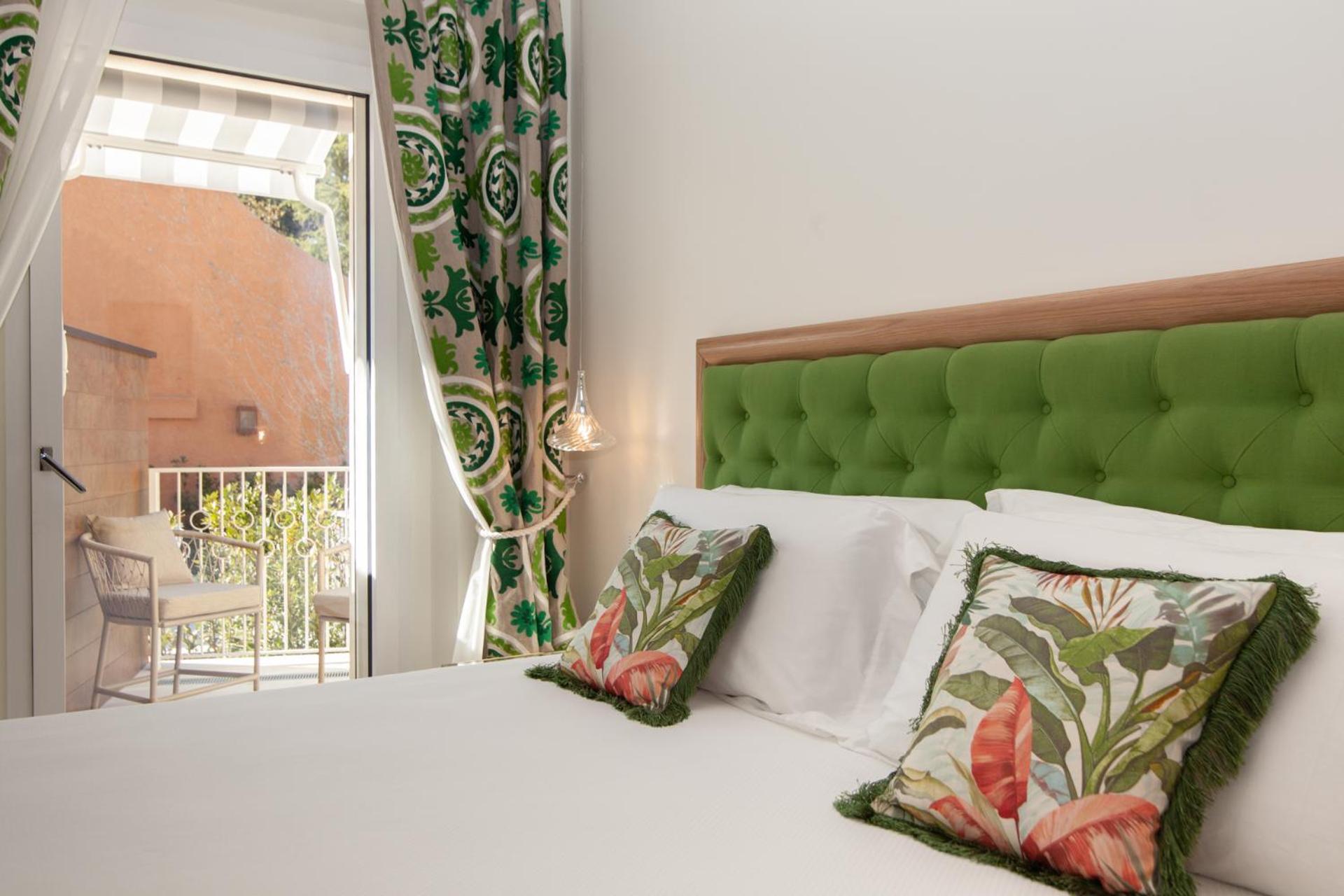 Standard Double Room - Photo 9
