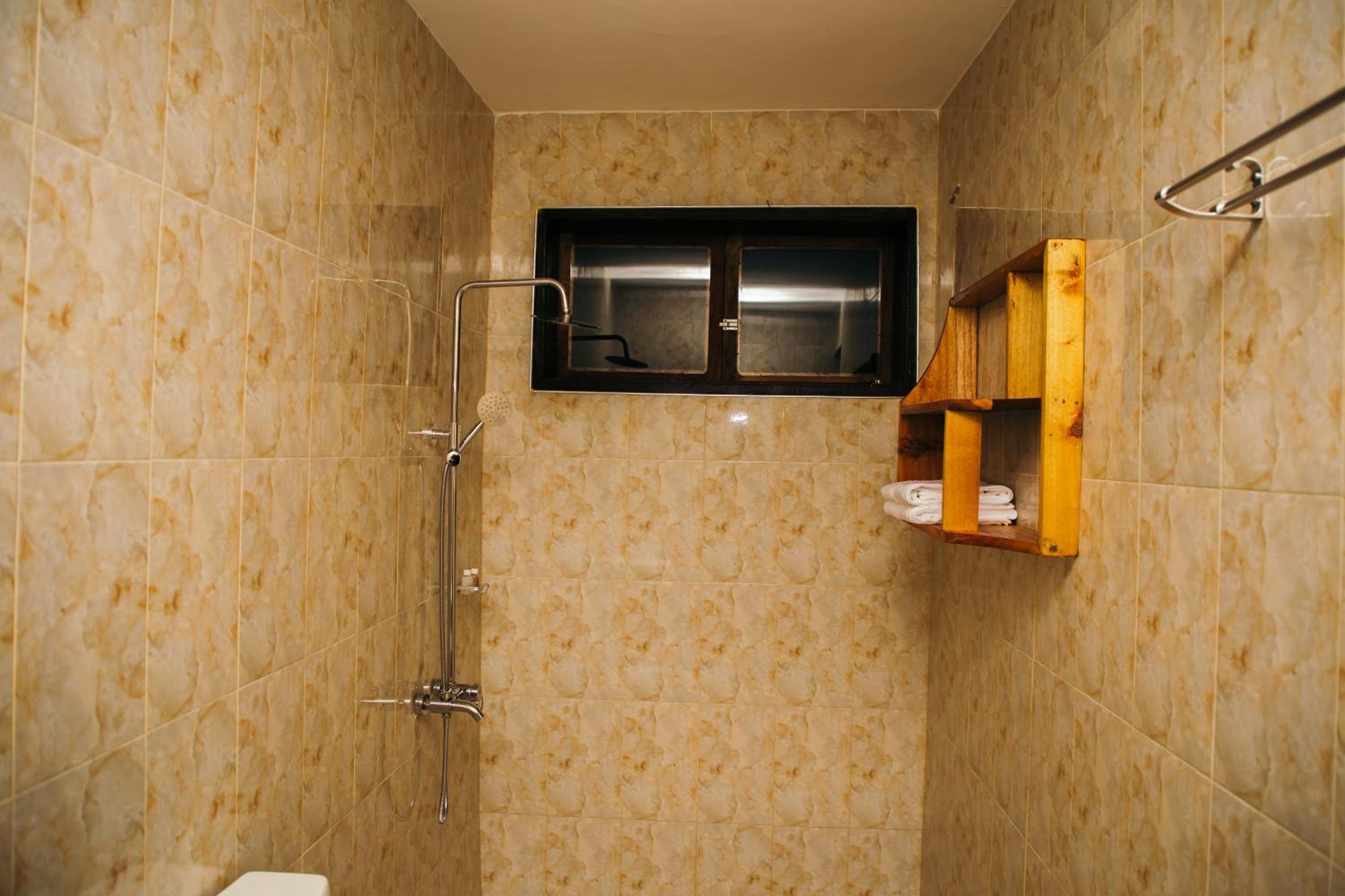 Deluxe Double Room (2 Adults + 1 Child) - Photo 2