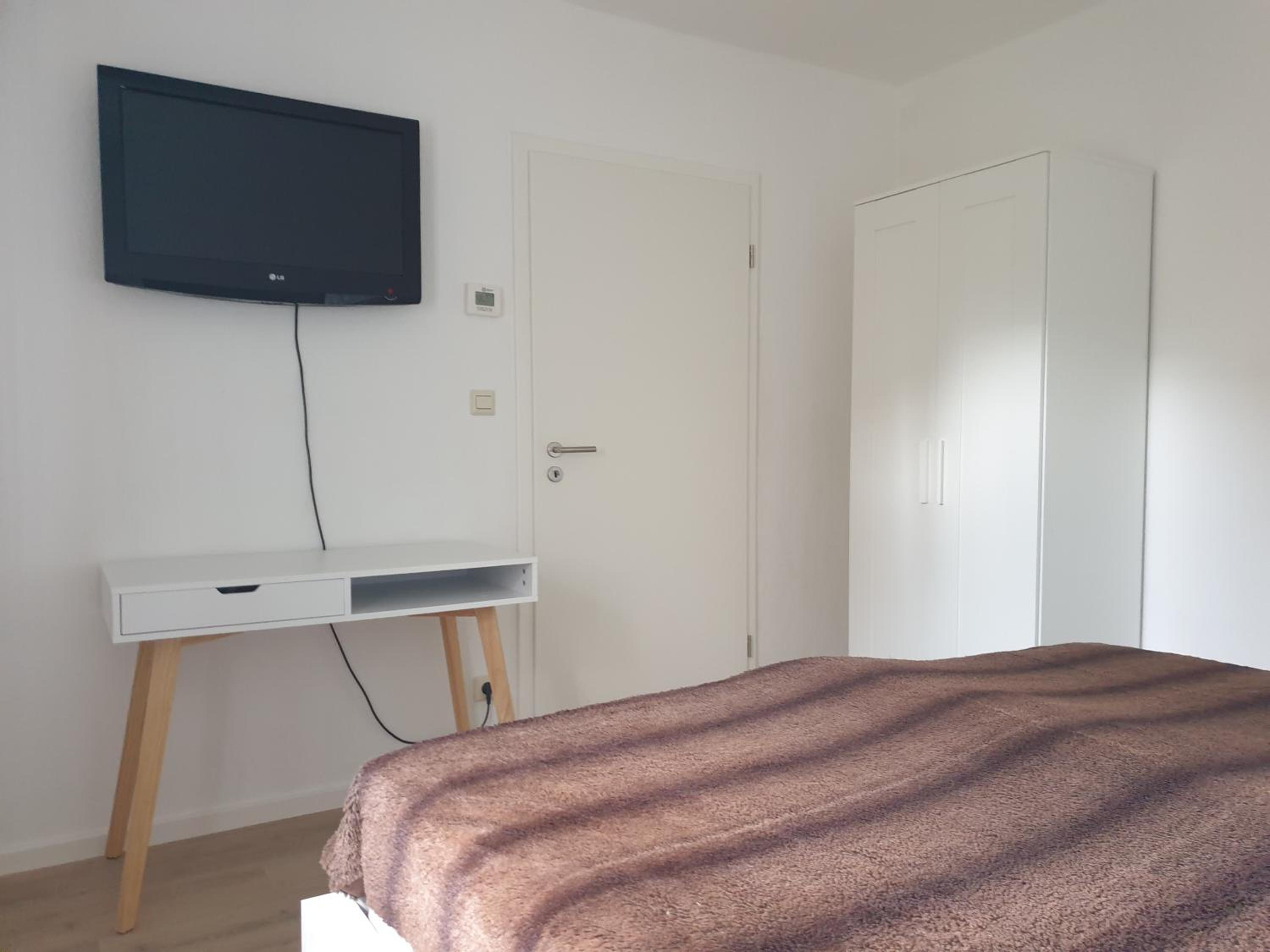 One-Bedroom Apartment photo 2