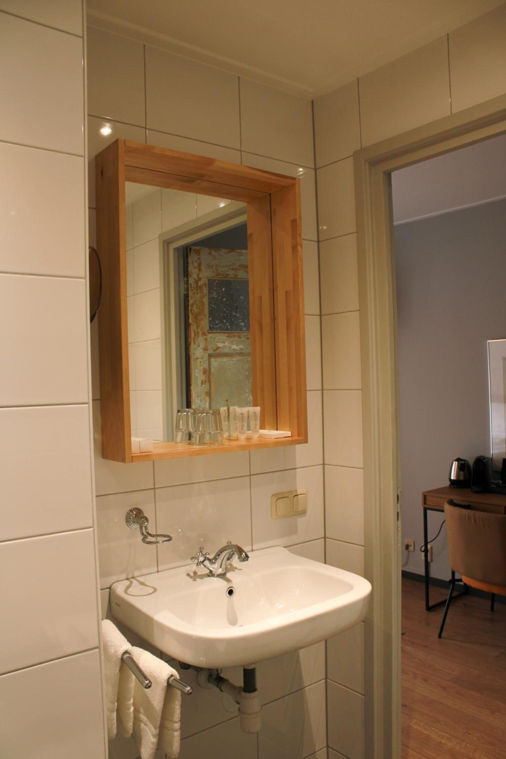 Deluxe Queen Room - Photo 3