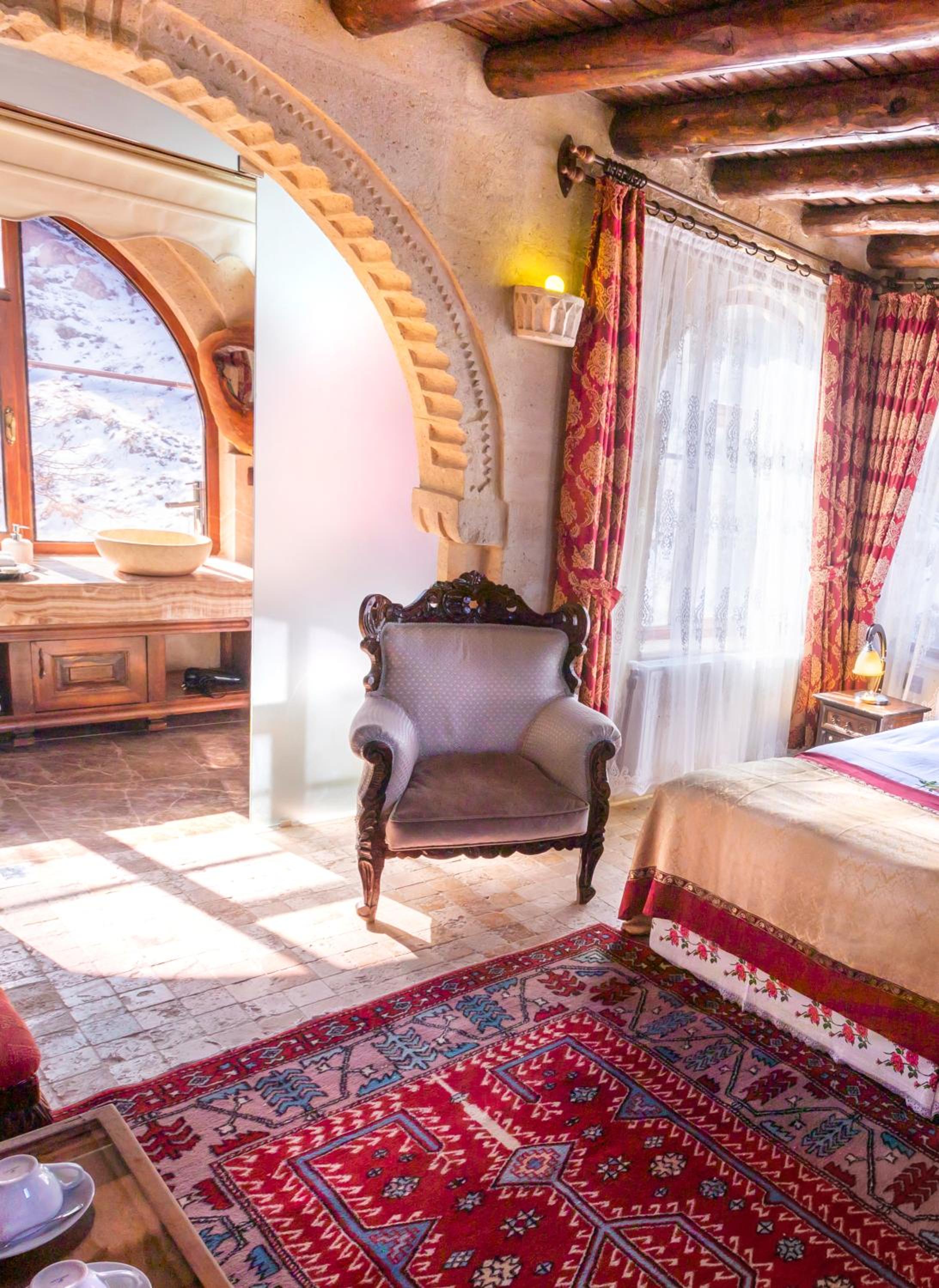 Deluxe Cave Room - Photo 20