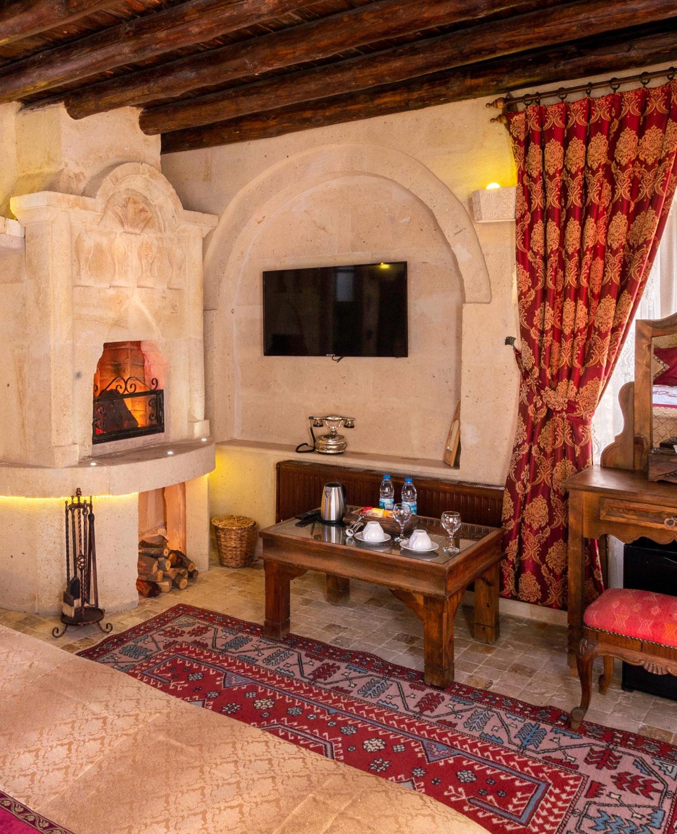 Deluxe Cave Room - Photo 2