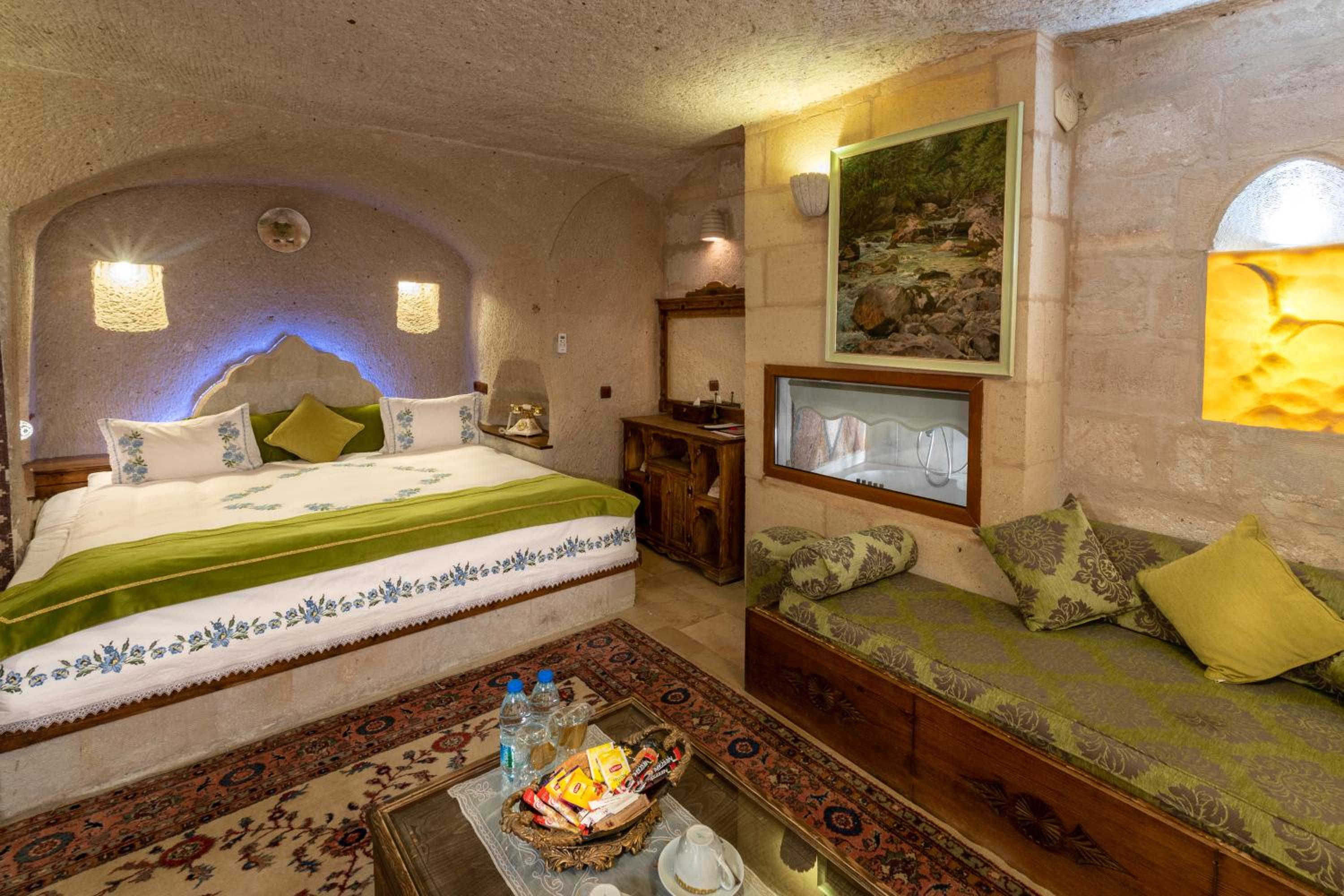 Cave Suite - Photo 43