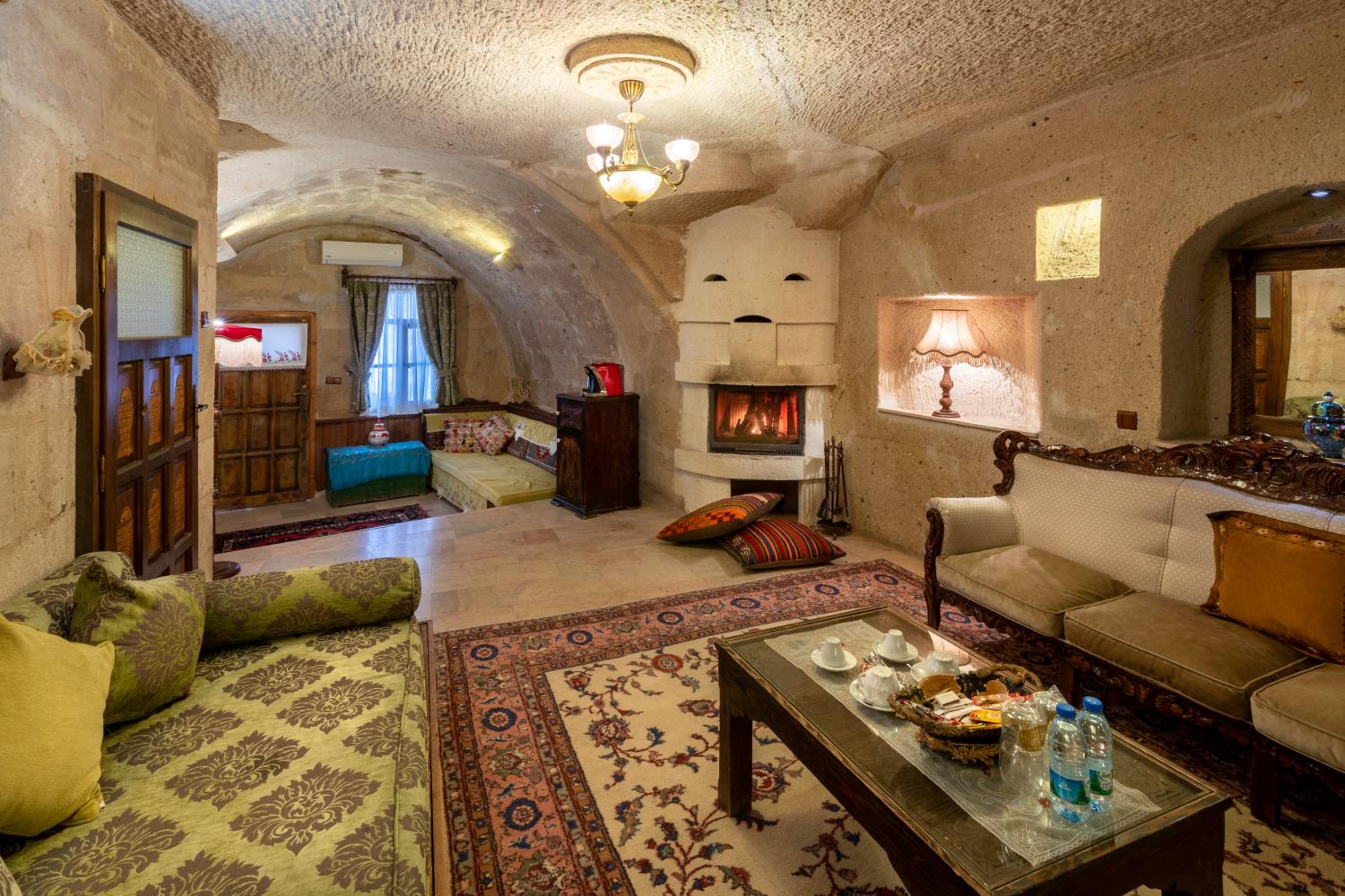 Cave Suite - Photo 49