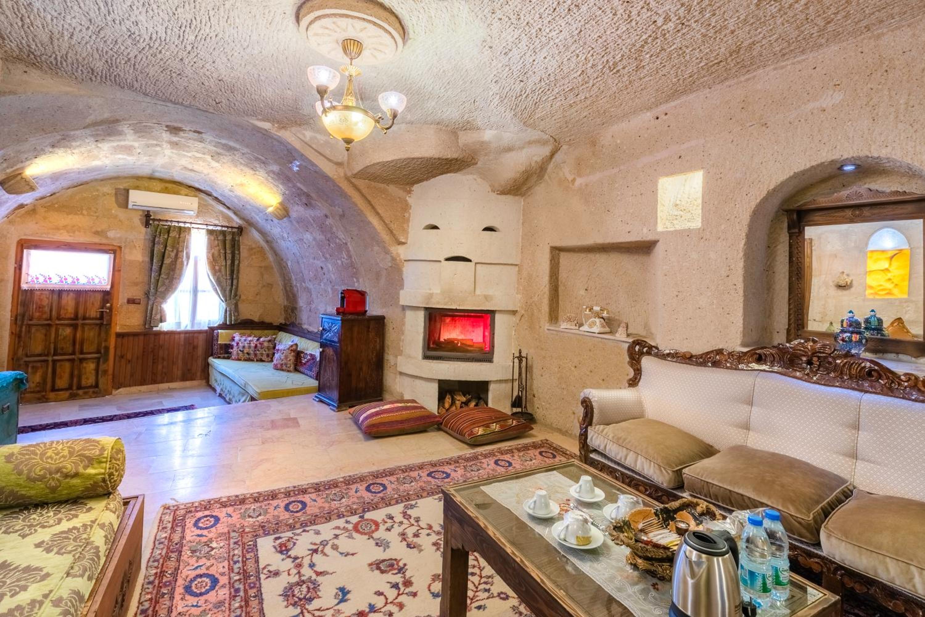 Cave Suite - Photo 37