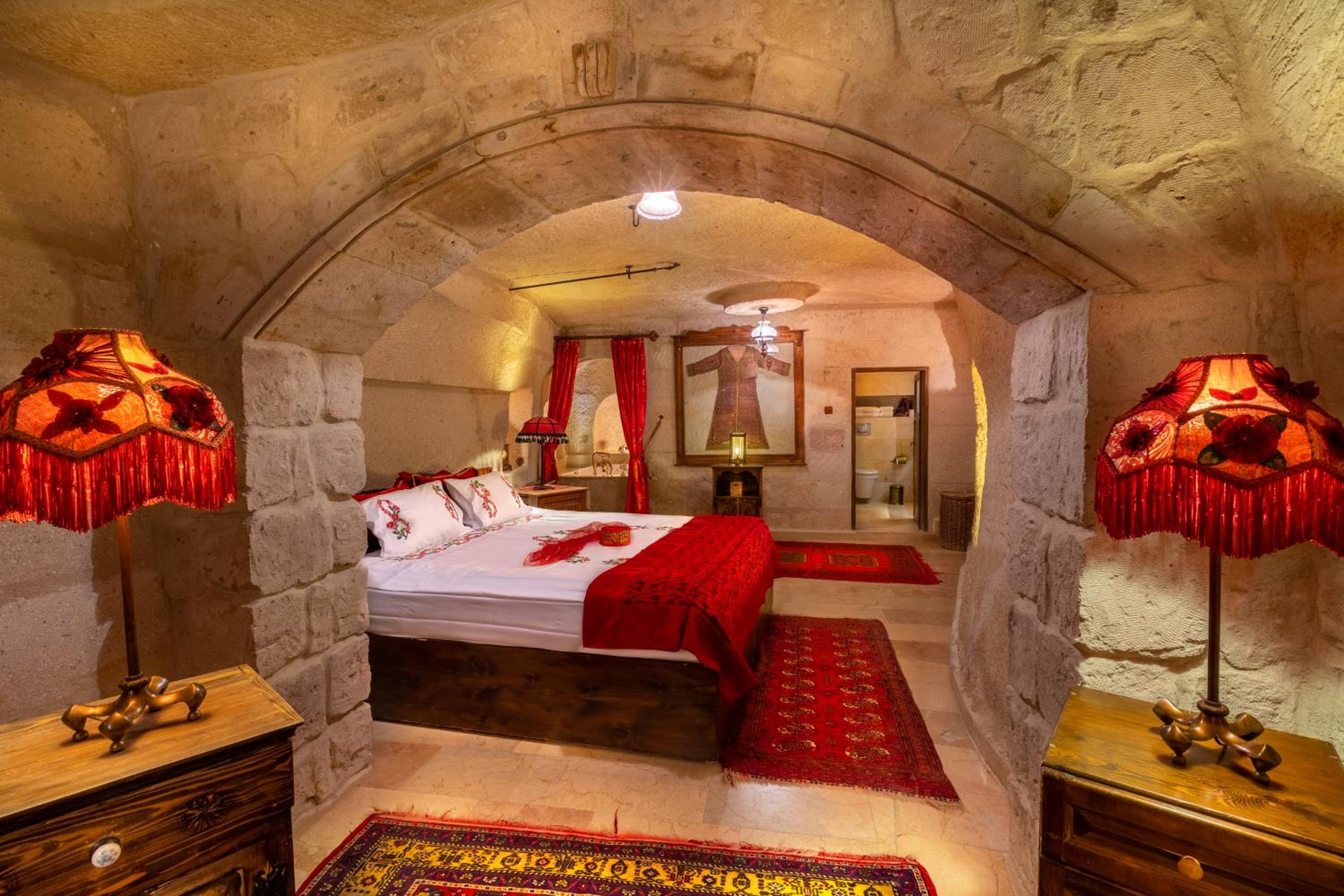 Cave Suite - Photo 34
