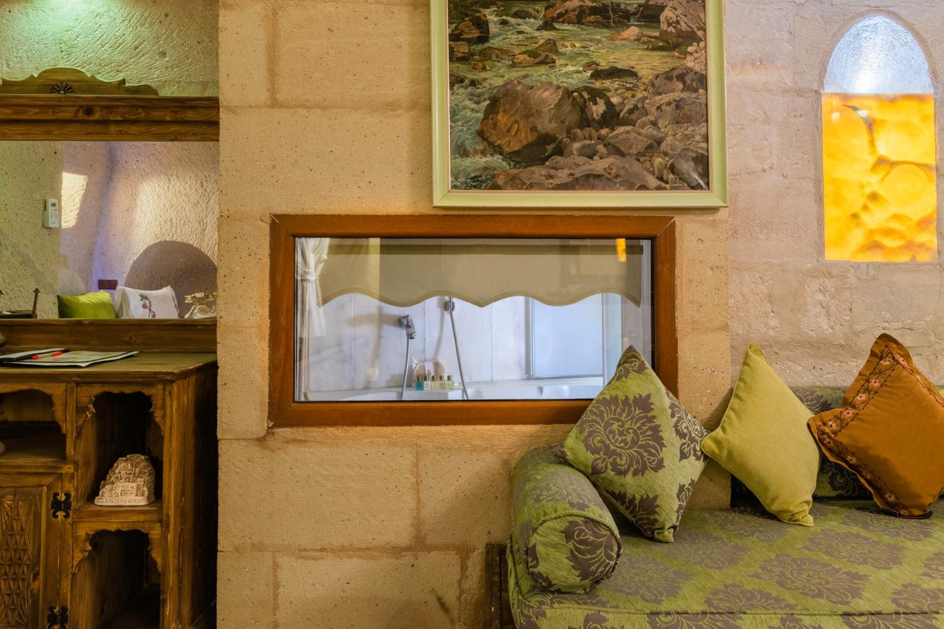 Cave Suite - Photo 33