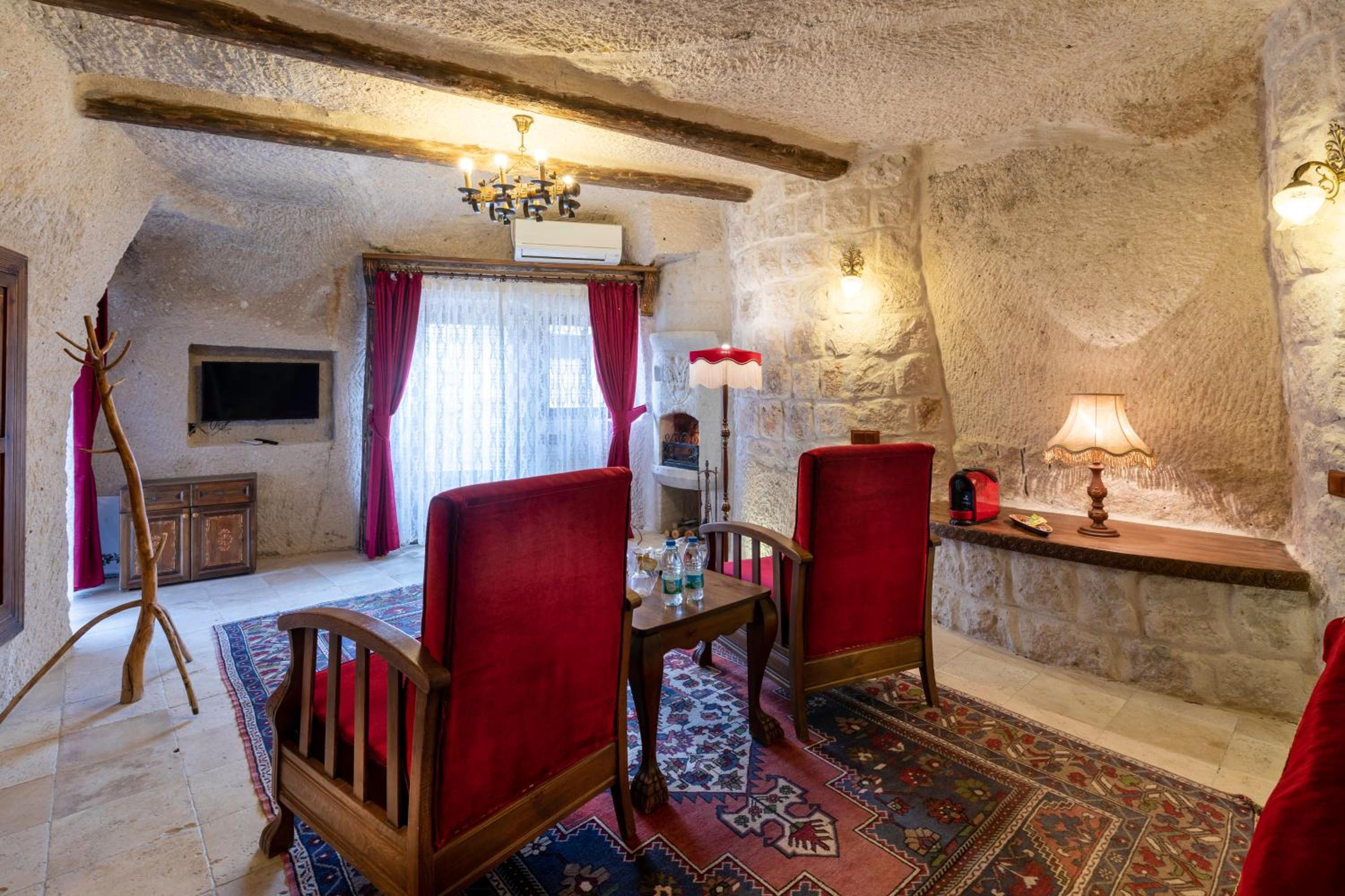 Cave Suite - Photo 29