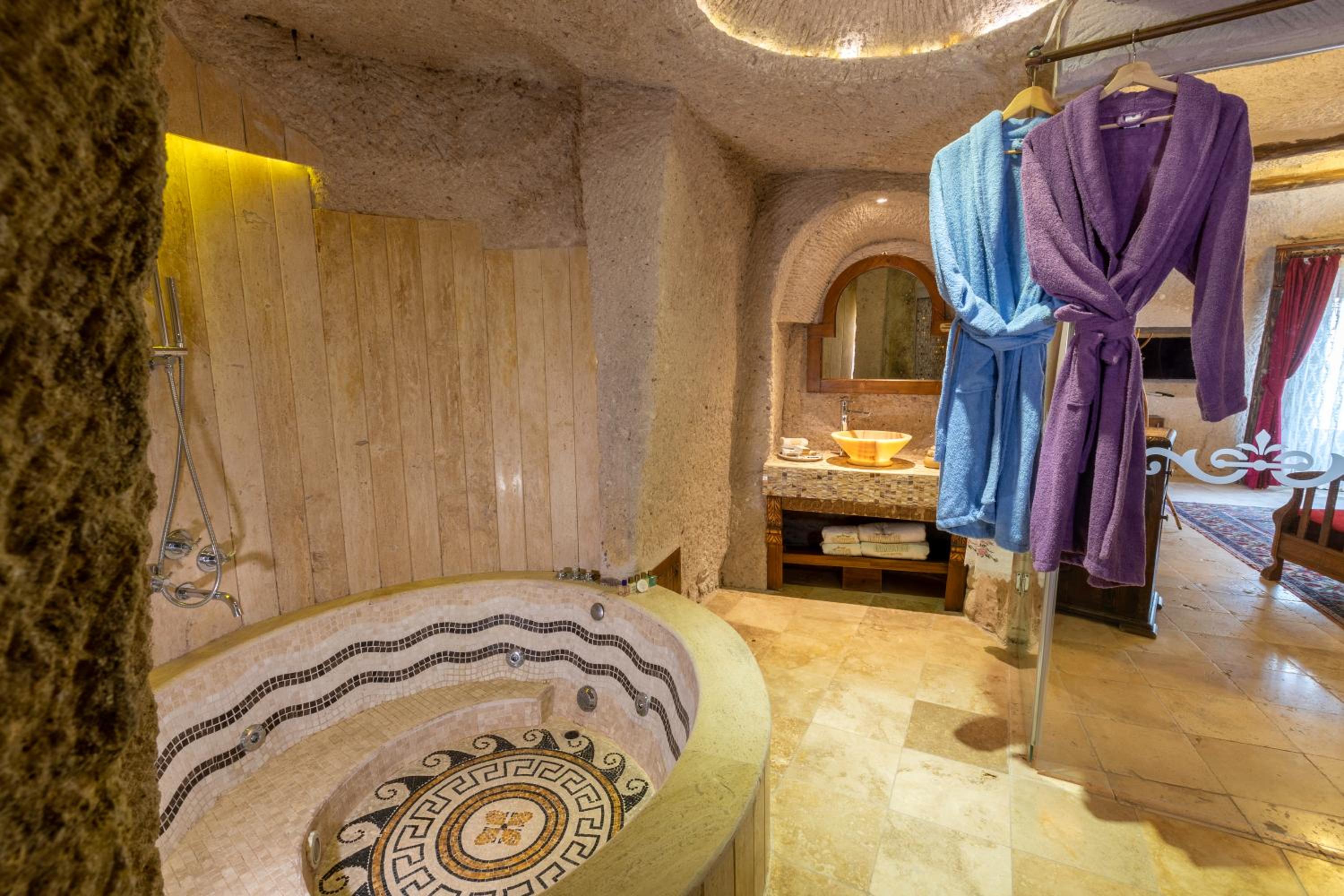 Cave Suite - Photo 26